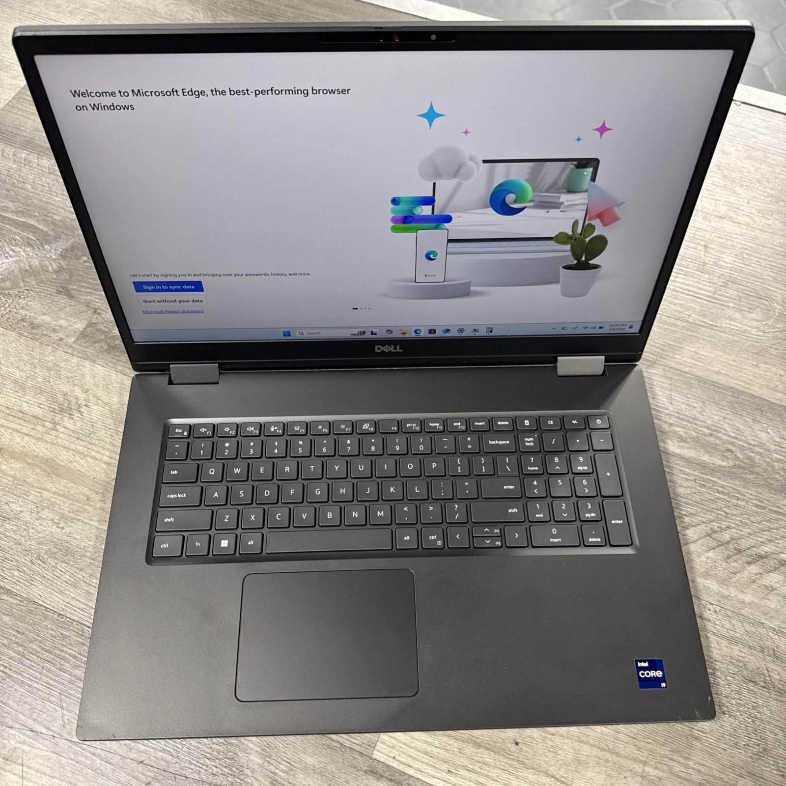 Dell Precision 7780 17.3″ FHD i9-13950HX 64GB RAM 3.6TB SSD NVIDIA RTX 2000 Ada