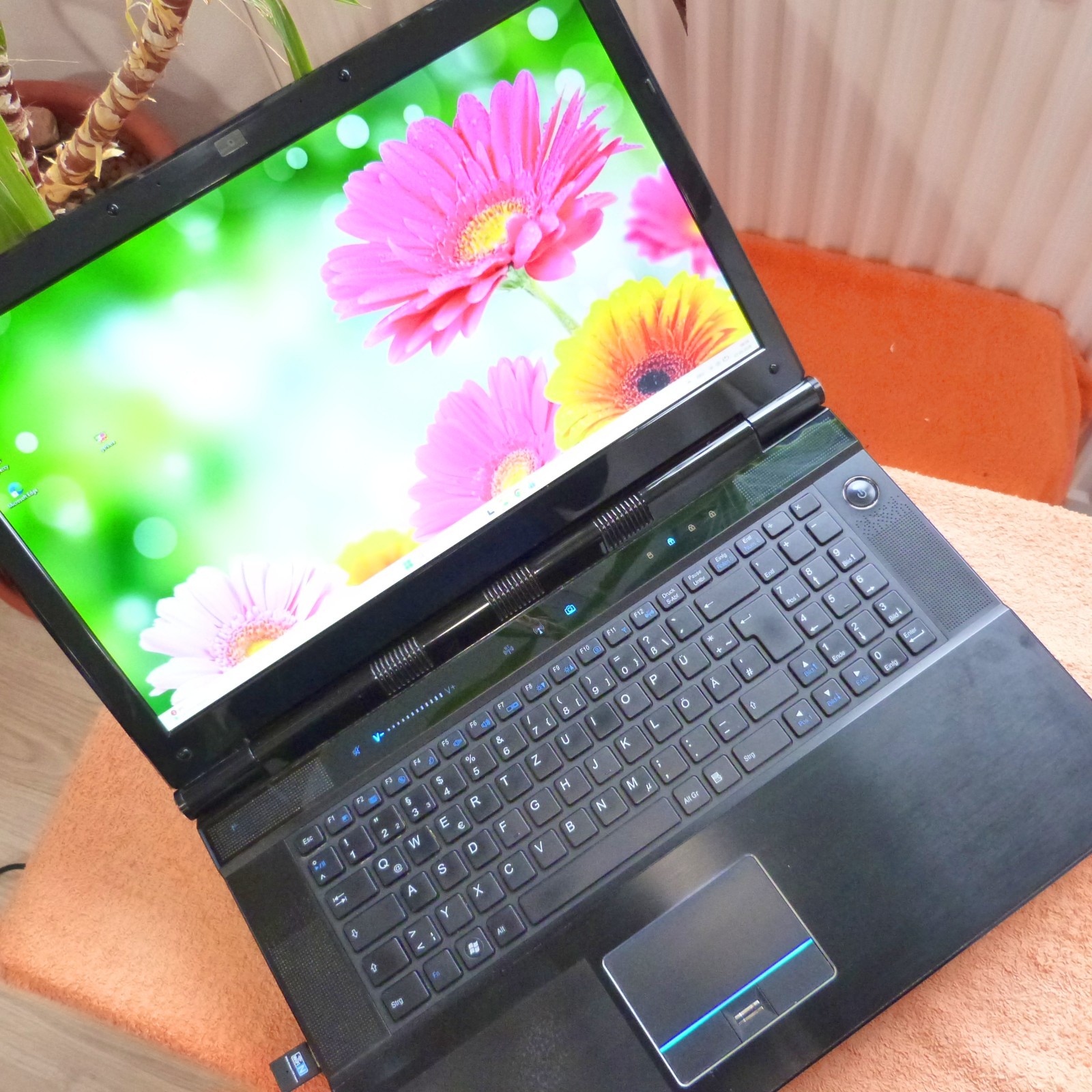 XMG CLEVO X7200 Workstation LEGEND Desktop Replacement l SSD Windows 11 PRO i7