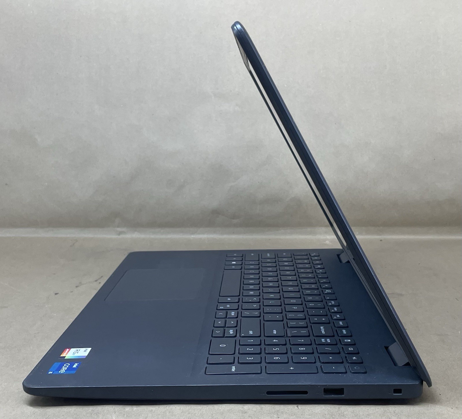 DELL INSPIRON 3501 Intel Core i5-1135G7@2.4GHZ 16GB DDR4 RAM 256GB SSD WIN 11P