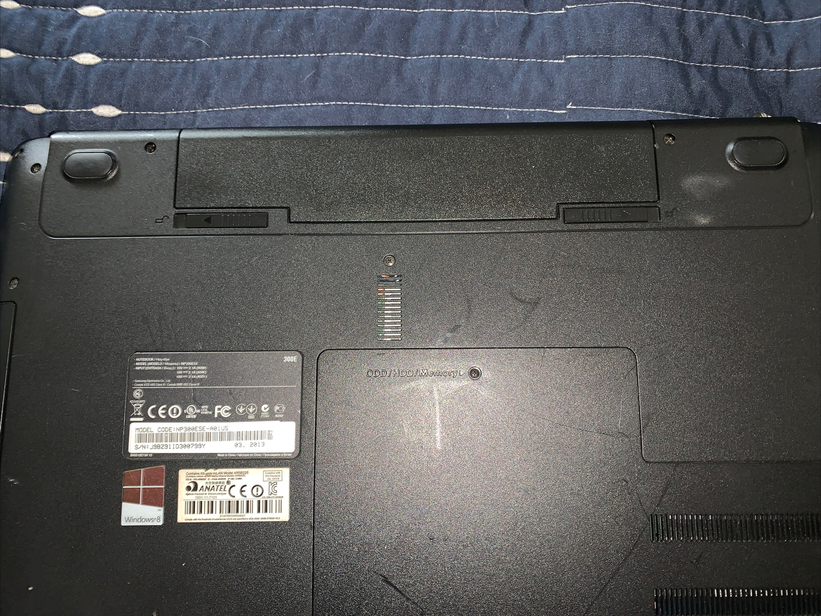 Samsung NP300E5E-A02US Core i3 3227U 1.90GHz 4 GB RAM with Hdd/battery/adapte