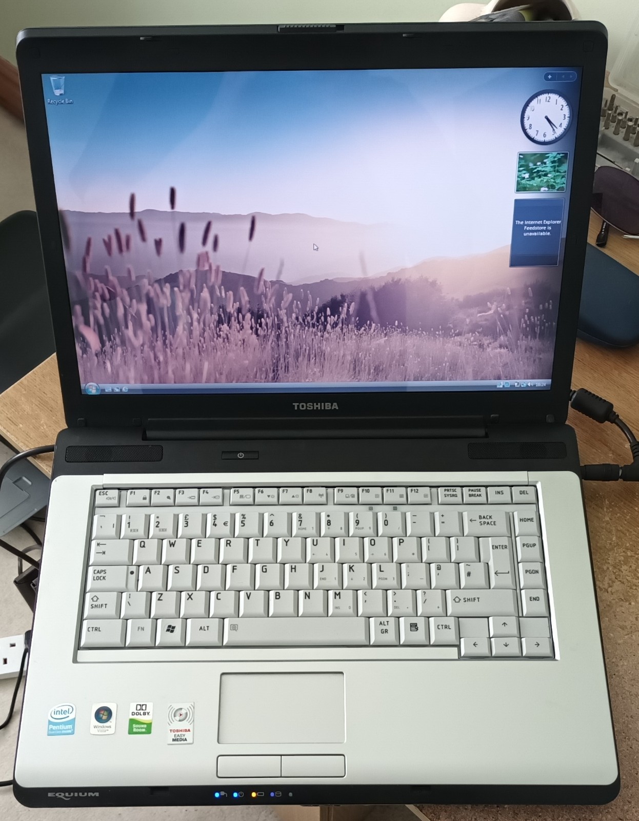 Toshiba Equium A200 PSA-F5E Laptop Notebook 15.4″ 2GB 250GB SSD Windows Vista