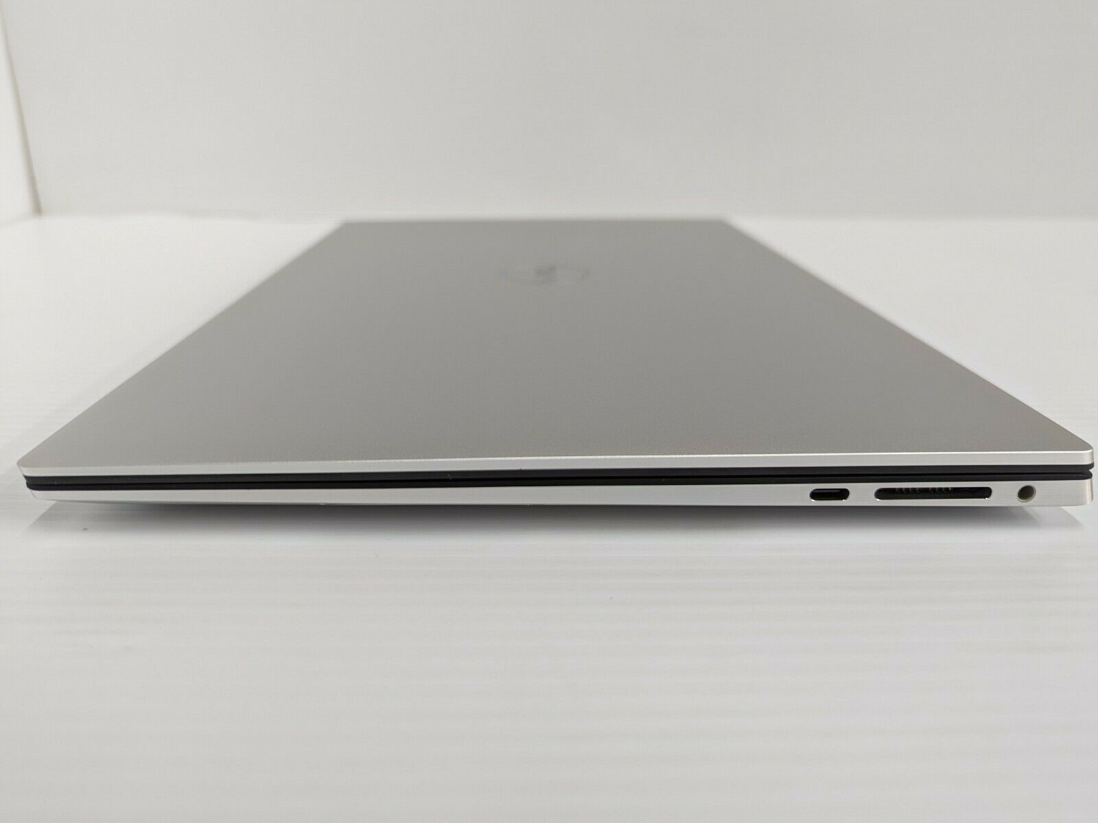 Dell XPS 9510 15.6″ i9-11900H, 64GB DDR4, 2TB SSD RTX 3050 ti 4K UHD Win11 Pro