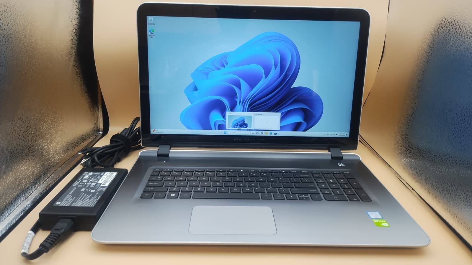 HP Pavilion 17 i7-6500U 12GB RAM 1TB HDD GeForce 940M 17.3″ Win11 Home DVD