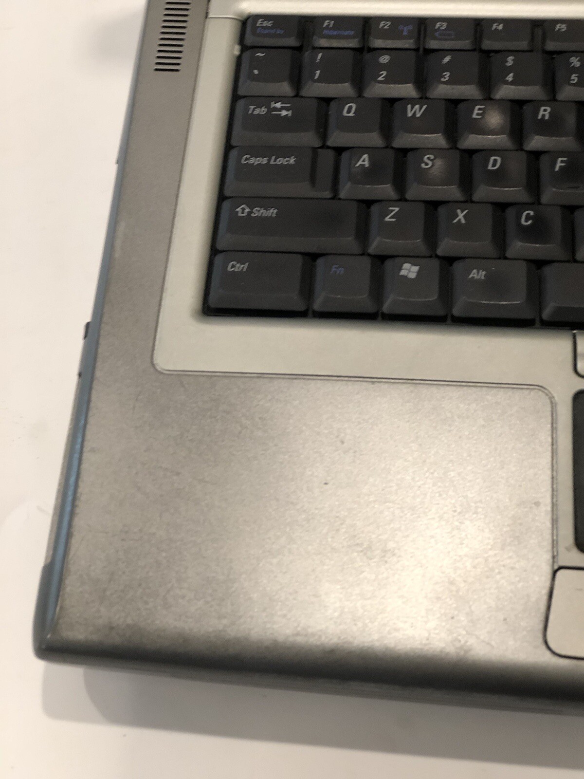 Dell D810 Latitude Laptop PP15L FOR PARTS AS IS (Parts Only)