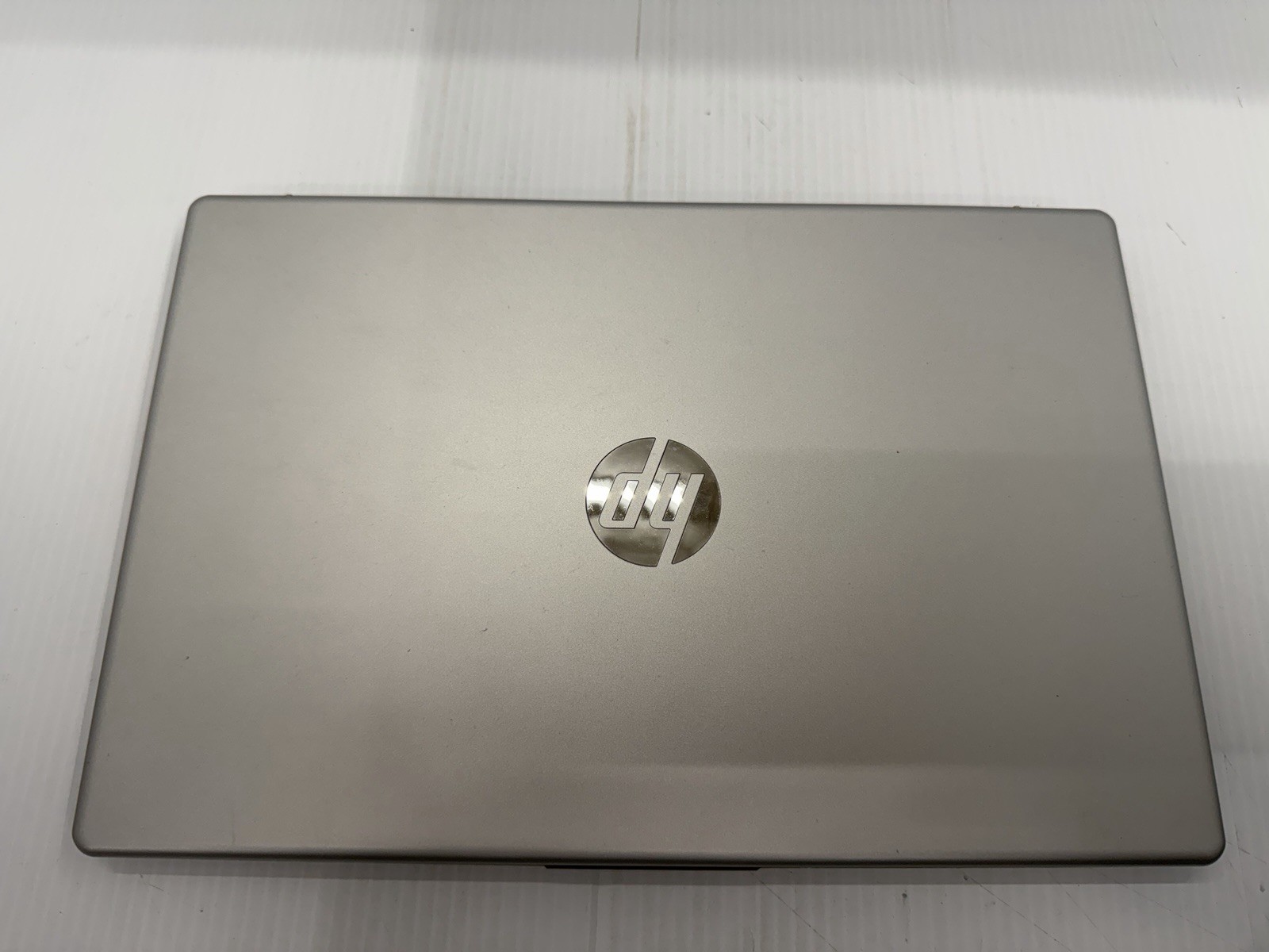 HP 14” AMD RYZEN 3 @ 2.40GHz 4GB RAM 128GB SSD Windows 11 Home 14-EM0033NR