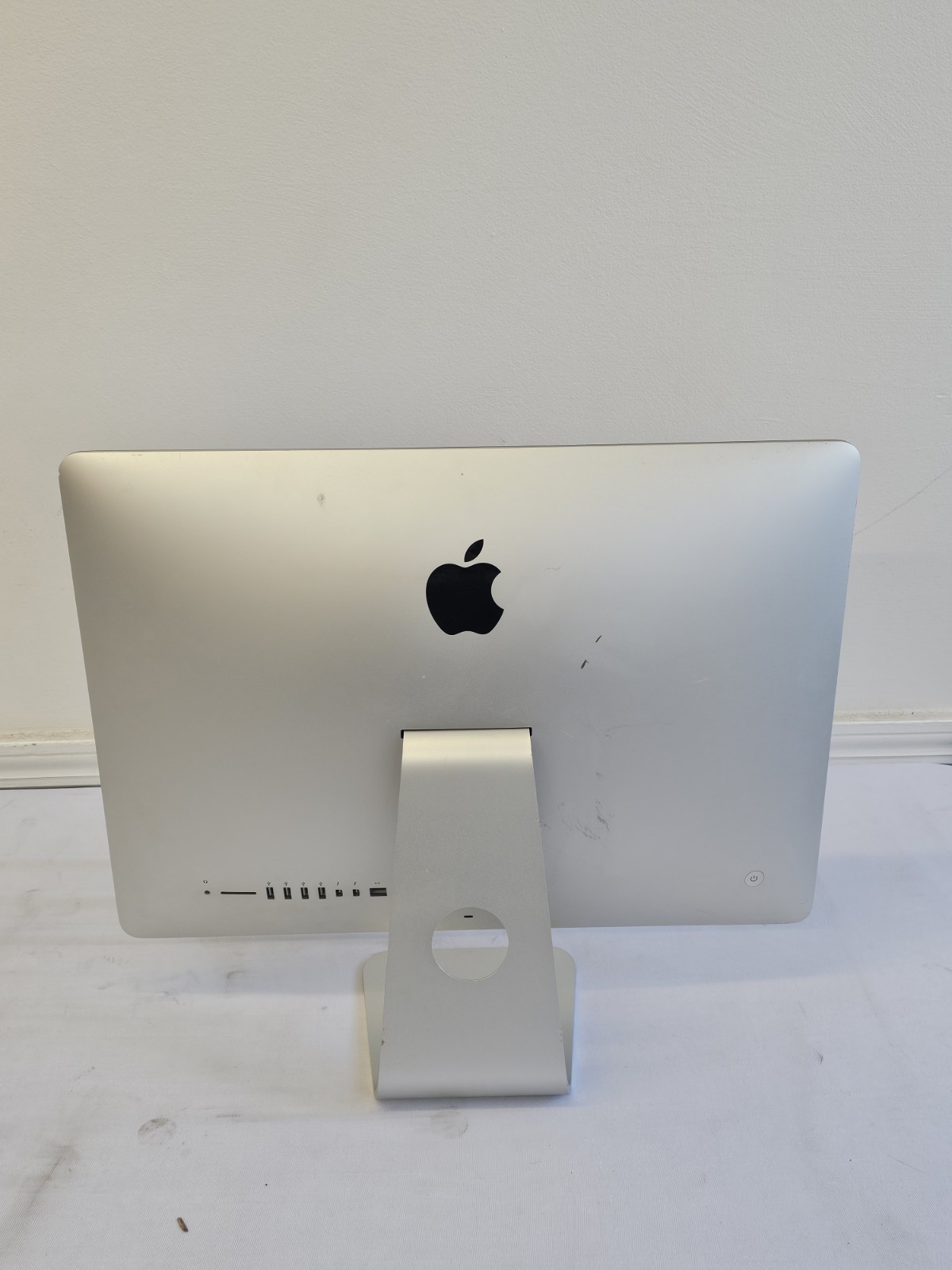 Apple iMac A1418 All-In-One Intel i5 – 8GB RAM – 1TB – Mac OS Catalina