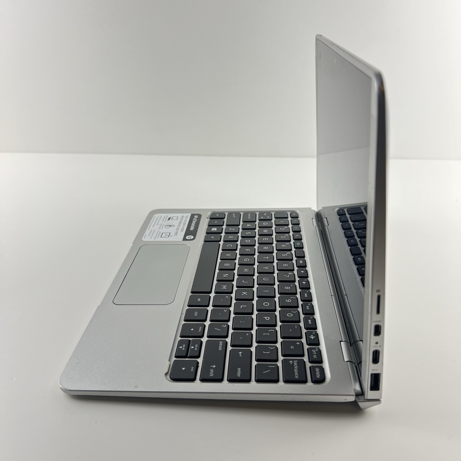 Hp X2 Detachable Intel Atom x5-Z8350 1.44Ghz Laptop 4GB Ram 64GB HD Win 10 Home