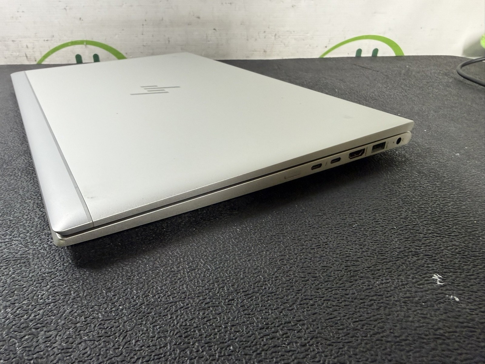 HP EliteBook 850 G8 15.6″ Core i5-1135G7 2.4GHz 16GB DDR4 256GB SSD Win 11 Pro