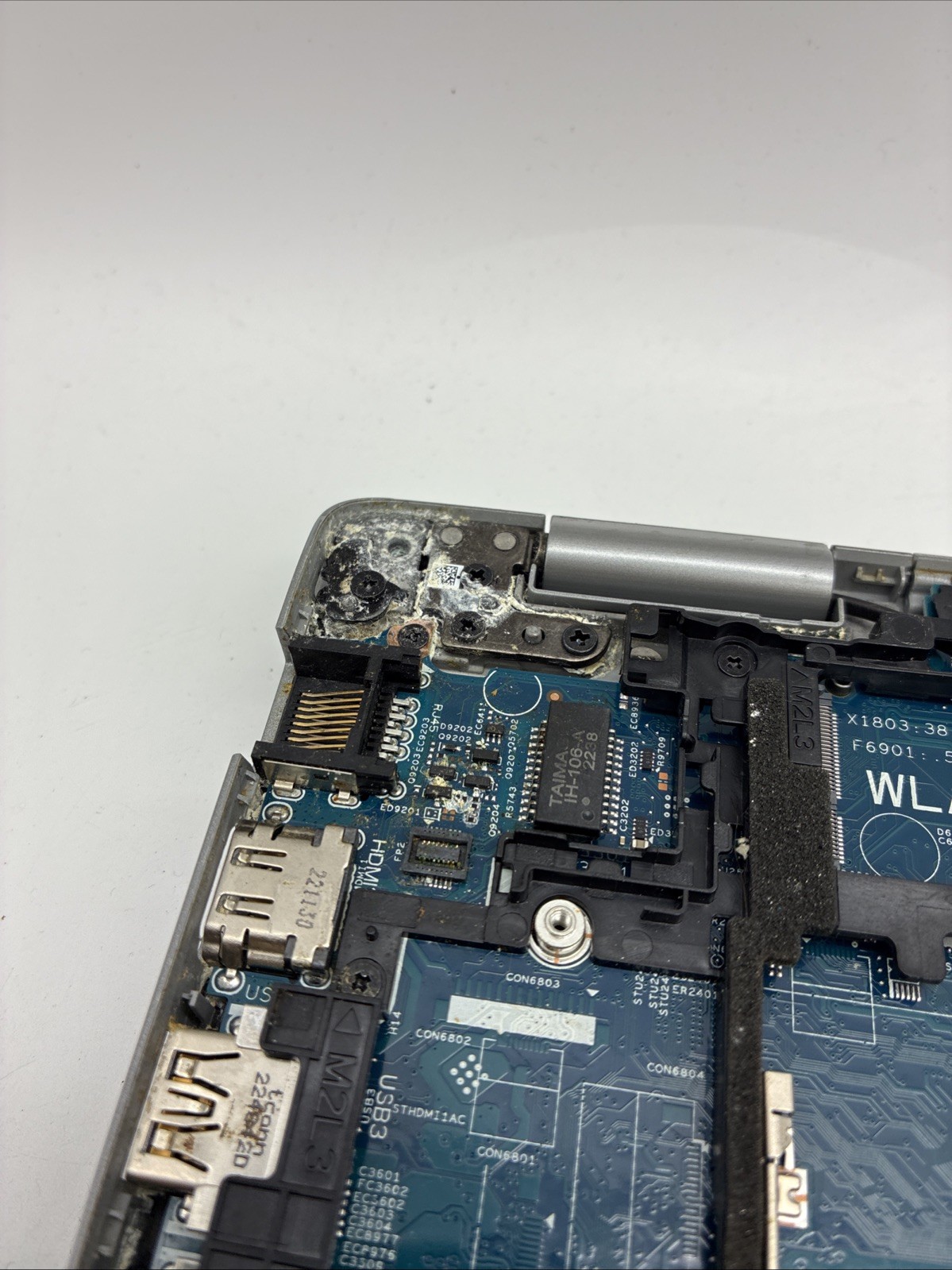 Dell Latitude 5530 i5-11th Gen NO RAM/SSD No Power For Parts SEE PICS (L61)