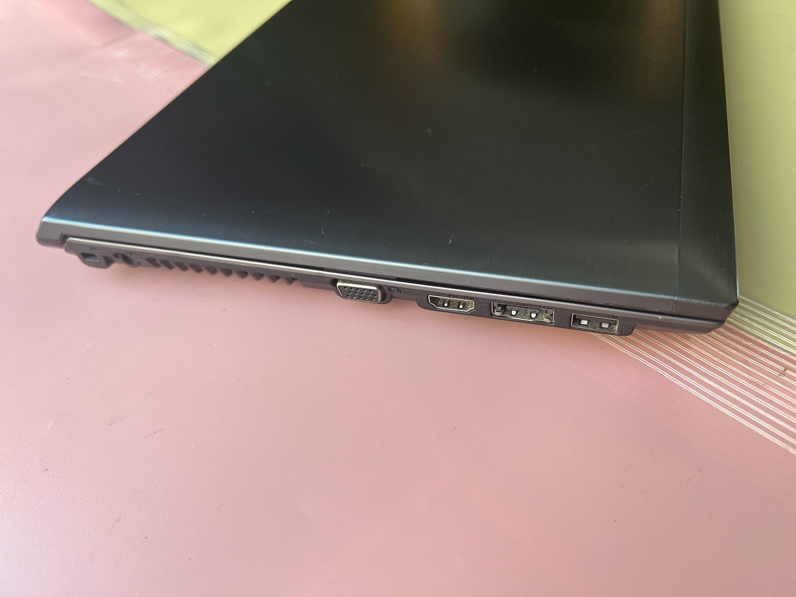 Lenovo V570 15.6″ Intel Core i5-2450M 2.50GHz 8GB RAM 180GB SSD WEBCAM