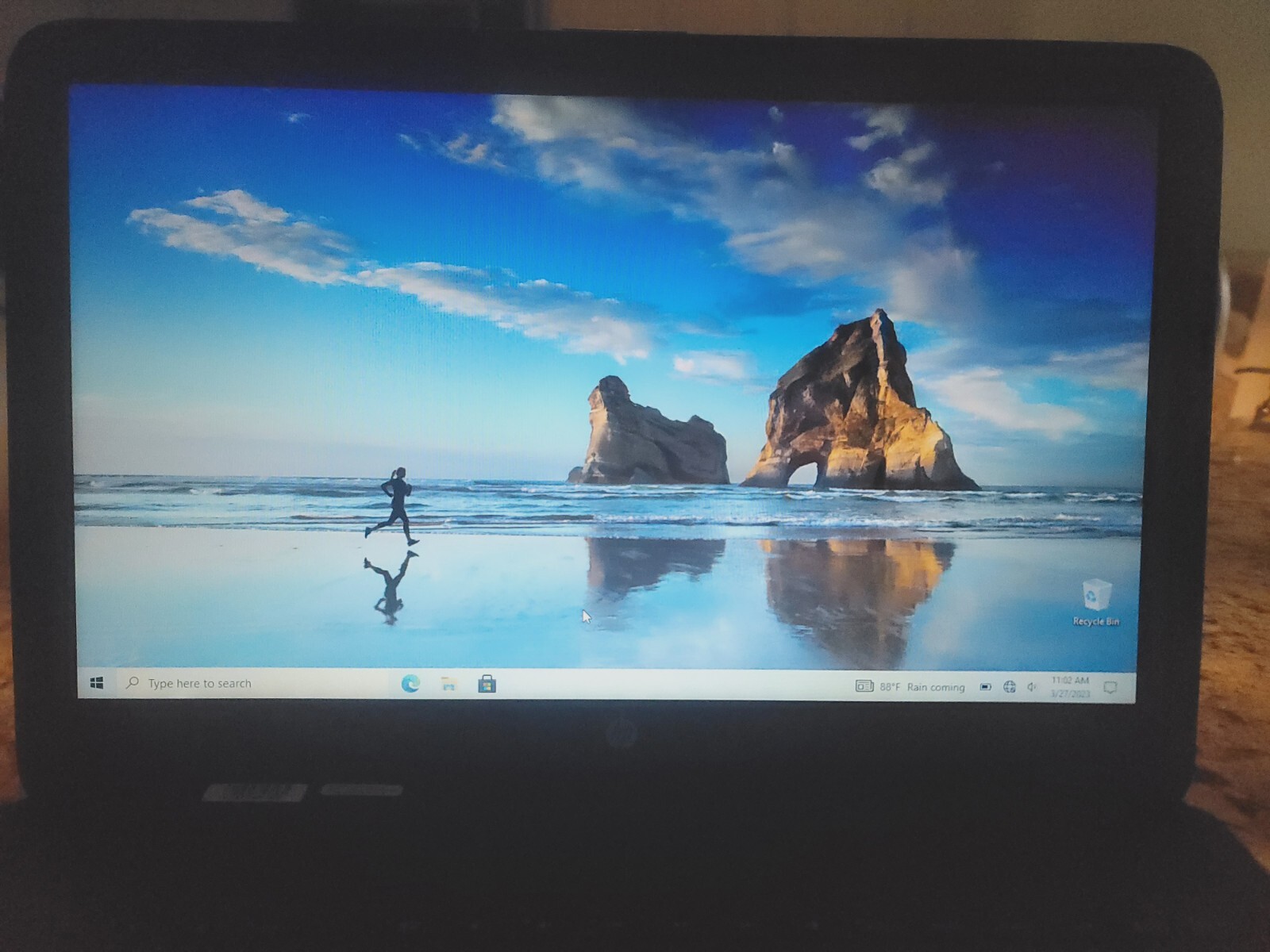 HP 15.6″ Laptop Intel i3-6100U 2.3Ghz 6GB RAM 1TB HDD Touchscreen Window 10 Wifi