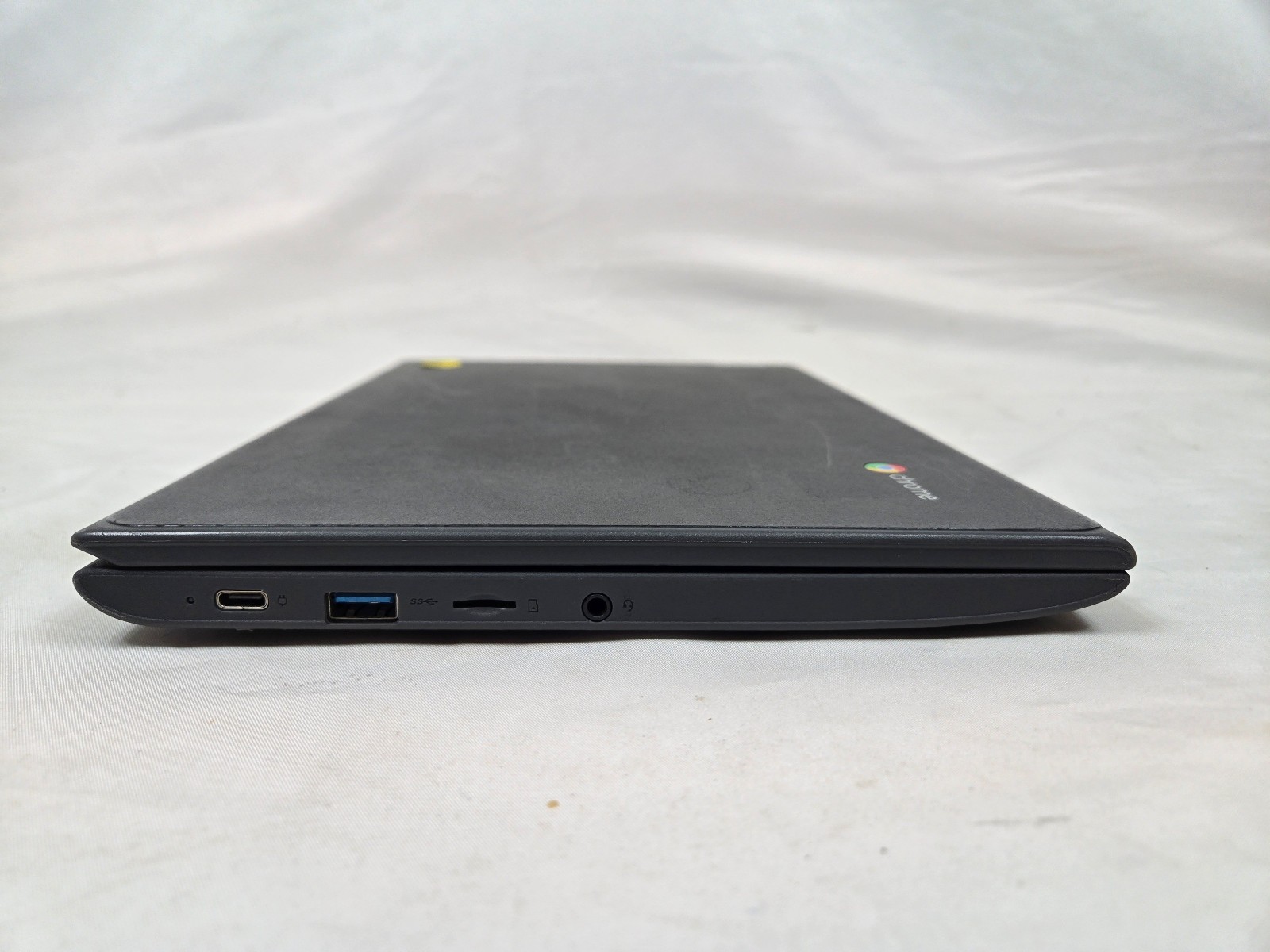 Lenovo Chromebook 100e 2nd Gen AST AMD-A4 4GB RAM 32GB eMMC *Read*