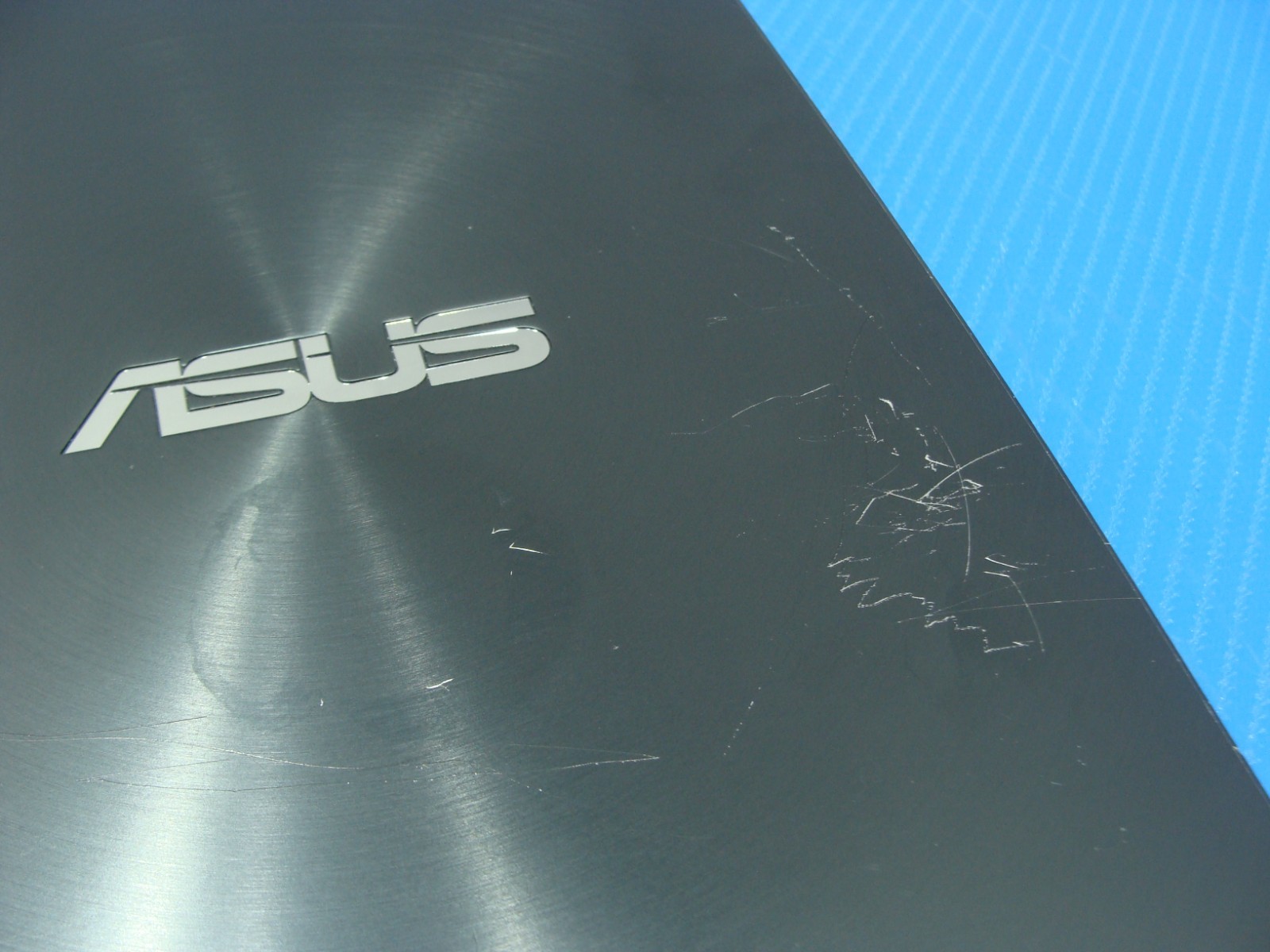 Asus ZenBook UX425JA 14″FHD i7-1065G7 1.3GHz 8GB 512GB SSD Win 11Home +PA