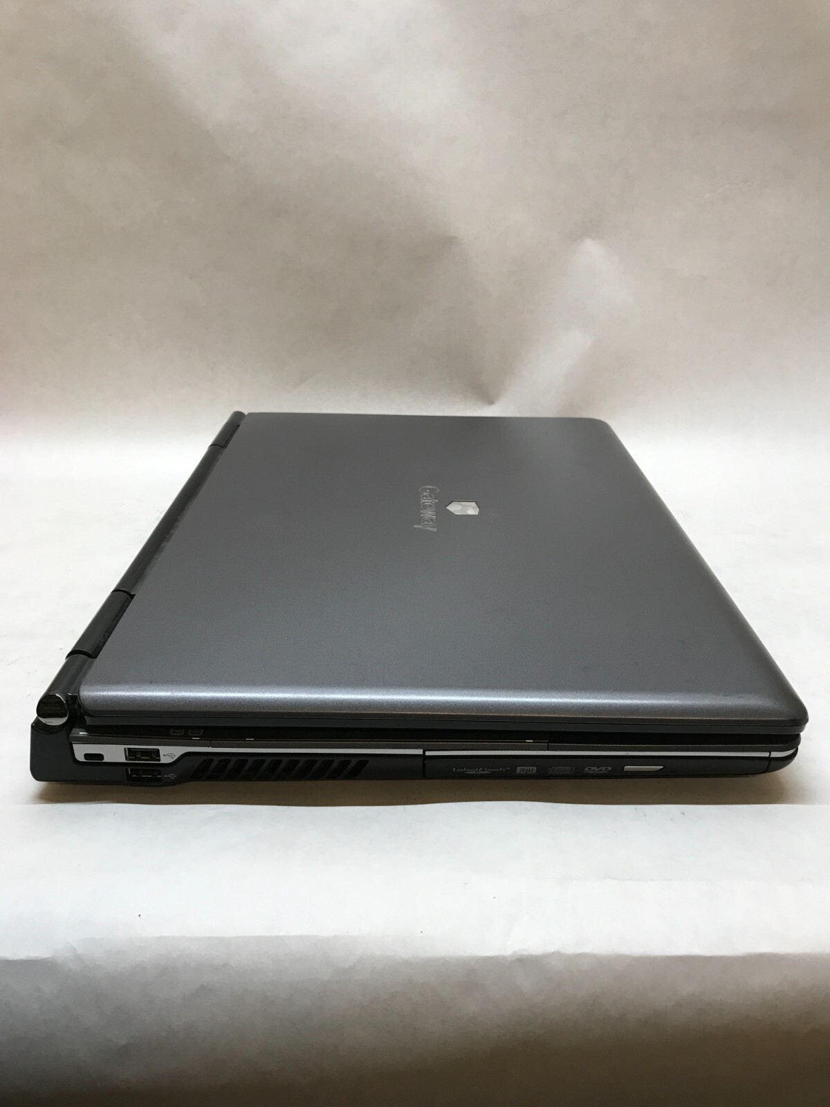 Gateway P-6301 17″ Intel Pentium T2310 1.46GHz 1GB RAM NO HDD/OS No Battery – DW