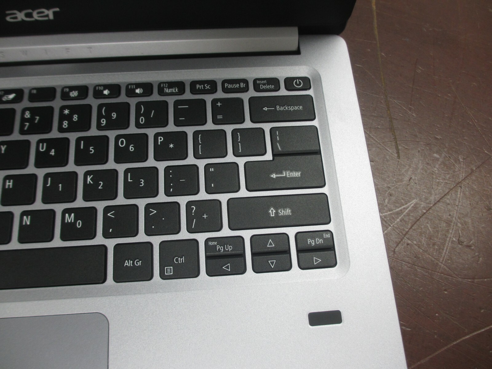 Acer Swift 1 14″ SF114-32 Intel Pentium 1.10Ghz 4GB 64GB Laptop *see pictures*