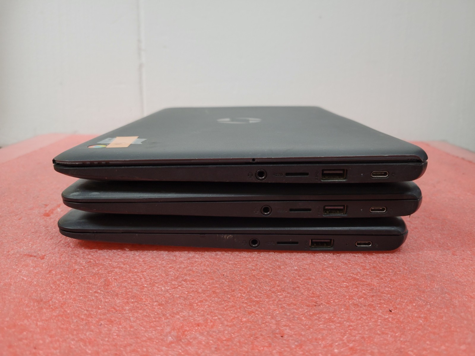 3x HP Chromebook 11 G6 EE 4GB RAM 32GB SSD w/ Power Adapters3 PD94UT#ABA | LP525