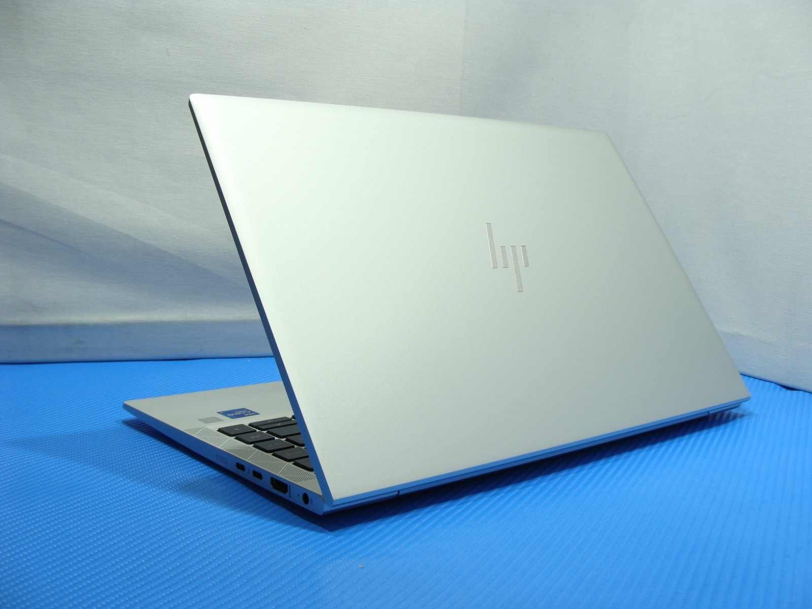 HP EliteBook 840 G8 Intel Core i7-1185G7 14″ FHD Windows 11 Pro 3GHz 16GB 256GB