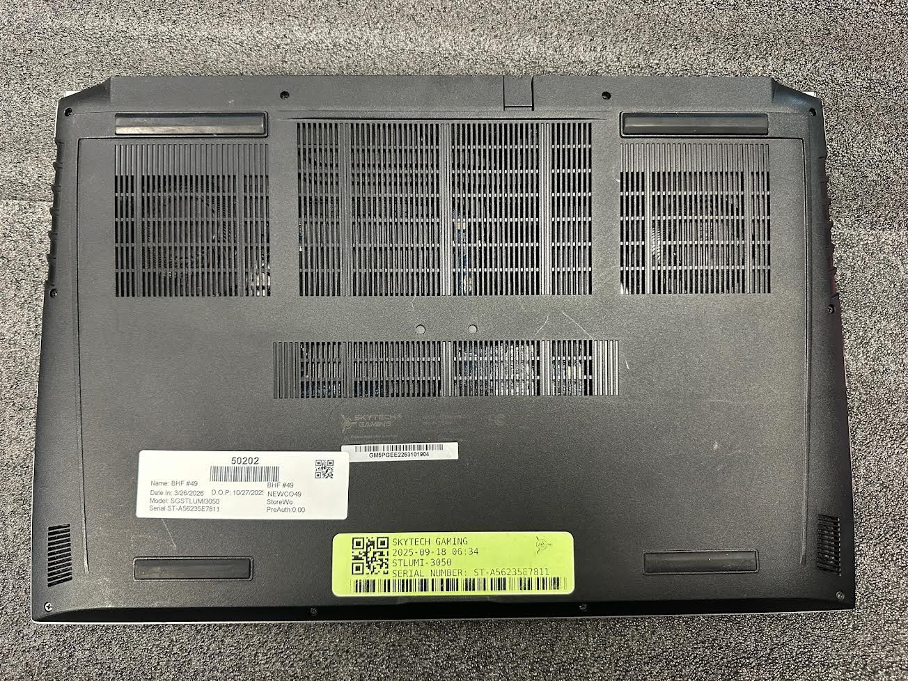 Skytech Gaming Lumi Laptop: Intel i5-13420H, RTX 3050, 1TB,16GB *AS IS BROKEN*