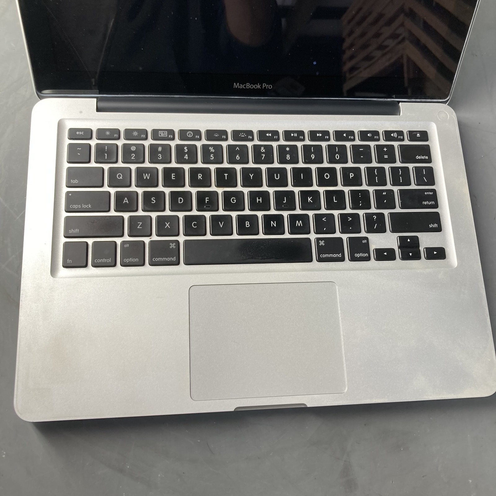 Apple MacBook Pro 13″ Core 2 Duo T8600 2.4GHz 8GB RAM 250GB HDD MacOS Yosemite