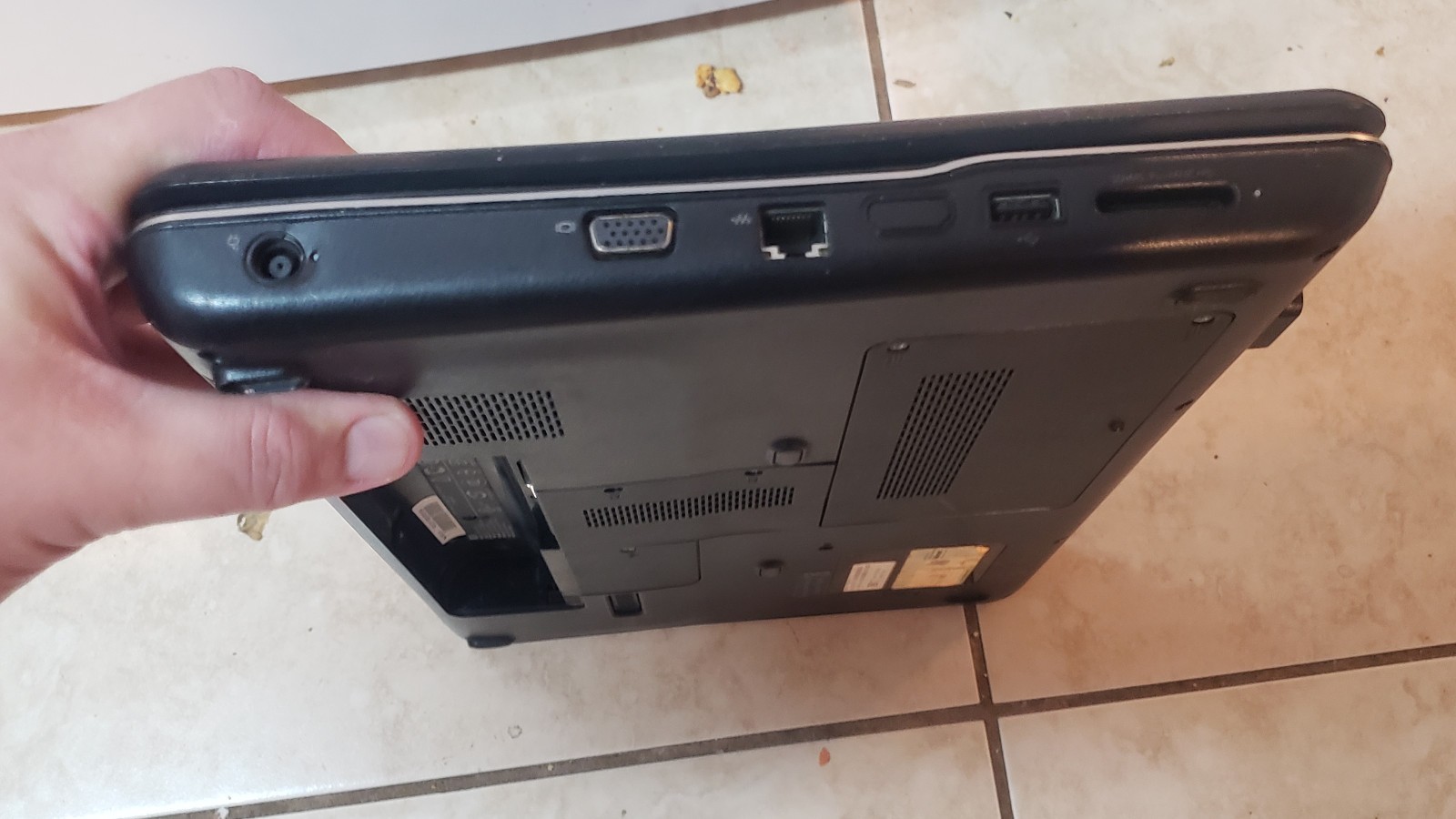 Compaq Presario CQ60 Laptop 1gb 128gb SSD PARTS REPAIR ONLY BROKEN SCREEN *LOOK*