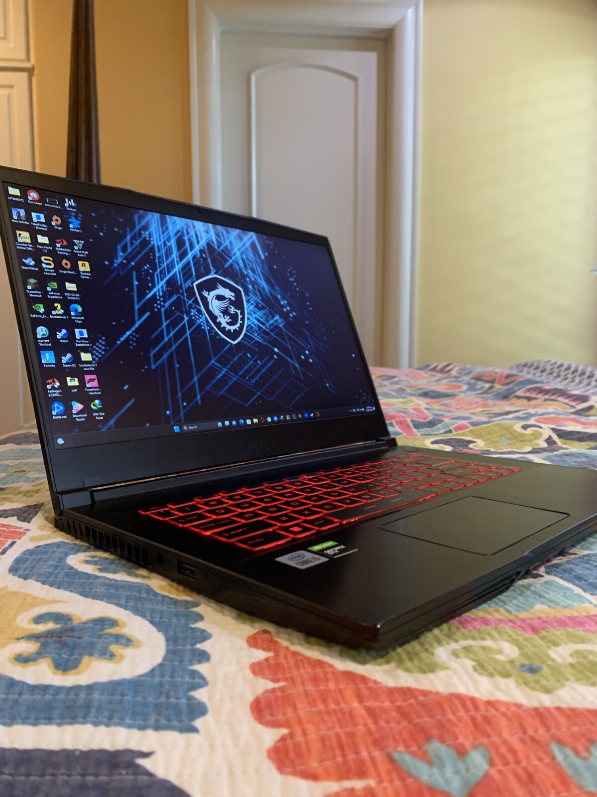 MSI GF63 Thin 10SCXR-222 15.6” (256GB SSD, Intel Core i5 10th Gen., 4.50GHz,…