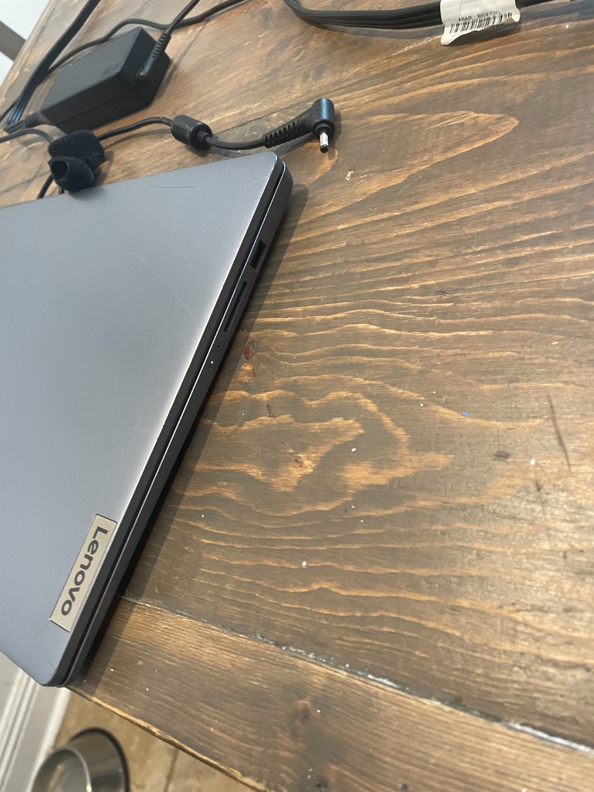 Lenovo IdeaPad slim 3 15ian8