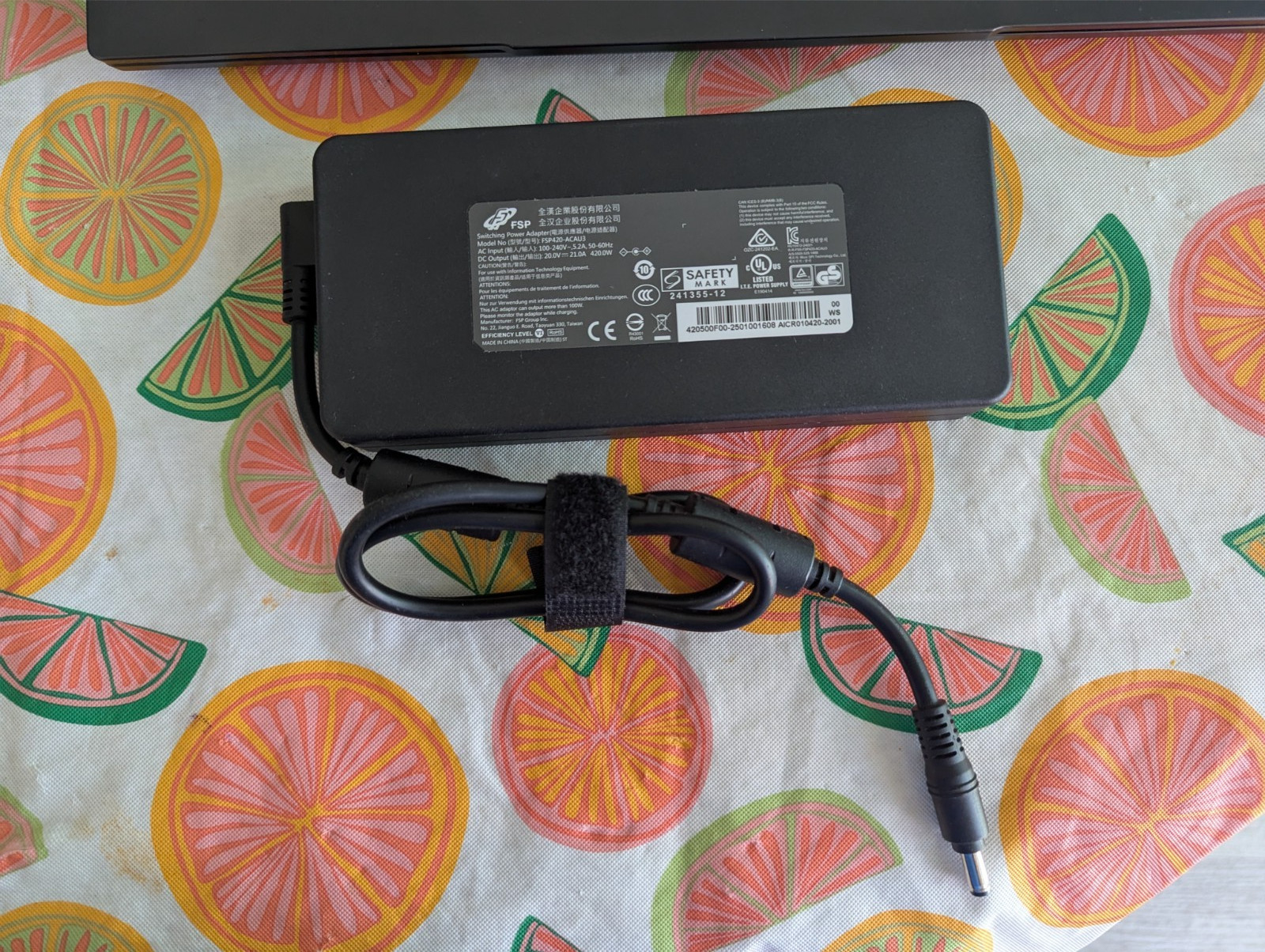 Eluktronics Hydroc G2 275HX QHD+ miniLED 5090 2x24GB MANIX RAM 2TB Gen4 SSD 99W