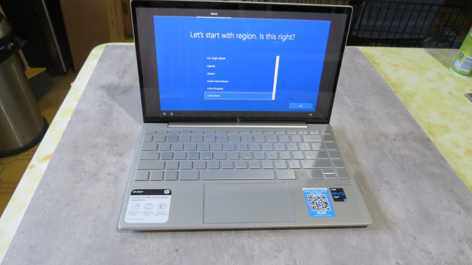 HP ENVY 13-ba1010nr 13.3″ (256GB SSD, Intel Core i7 11th Gen., 4.70 GHz, 8GB)