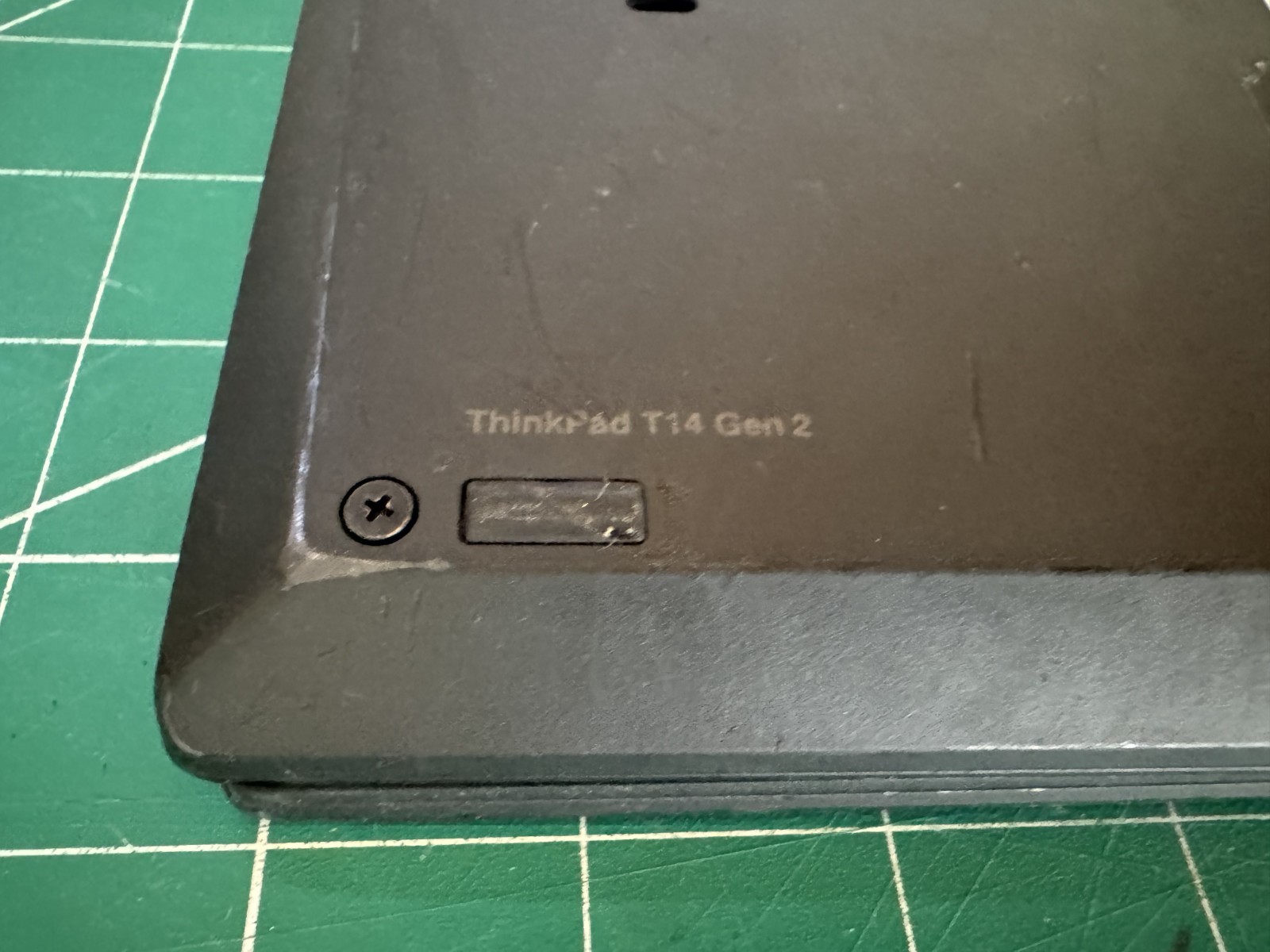 Lenovo ThinkPad T14 Gen 2 14″ i7-1155G7 3.0GHz 16GB RAM (NO SSD,AC,OS) READ