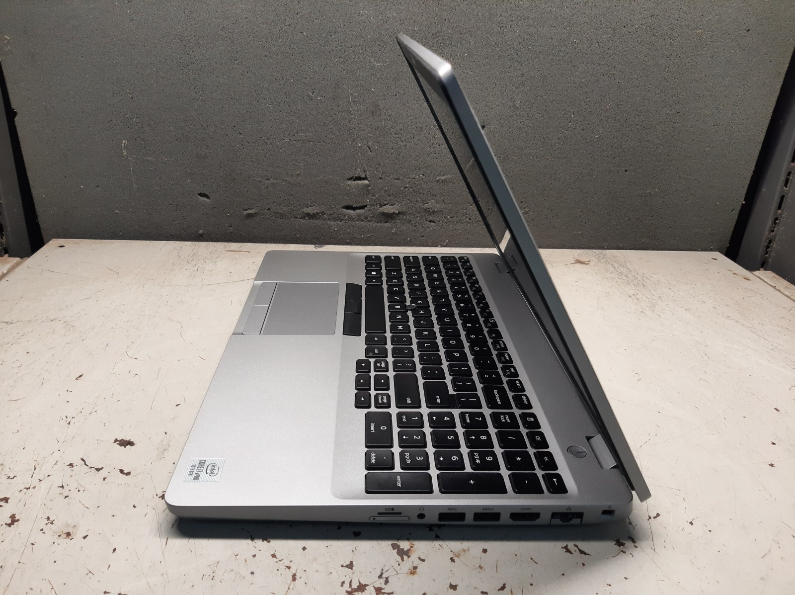 Dell Latitude 5510 15.6″ i7-10610 8GB RAM No SSD/OS/BATT