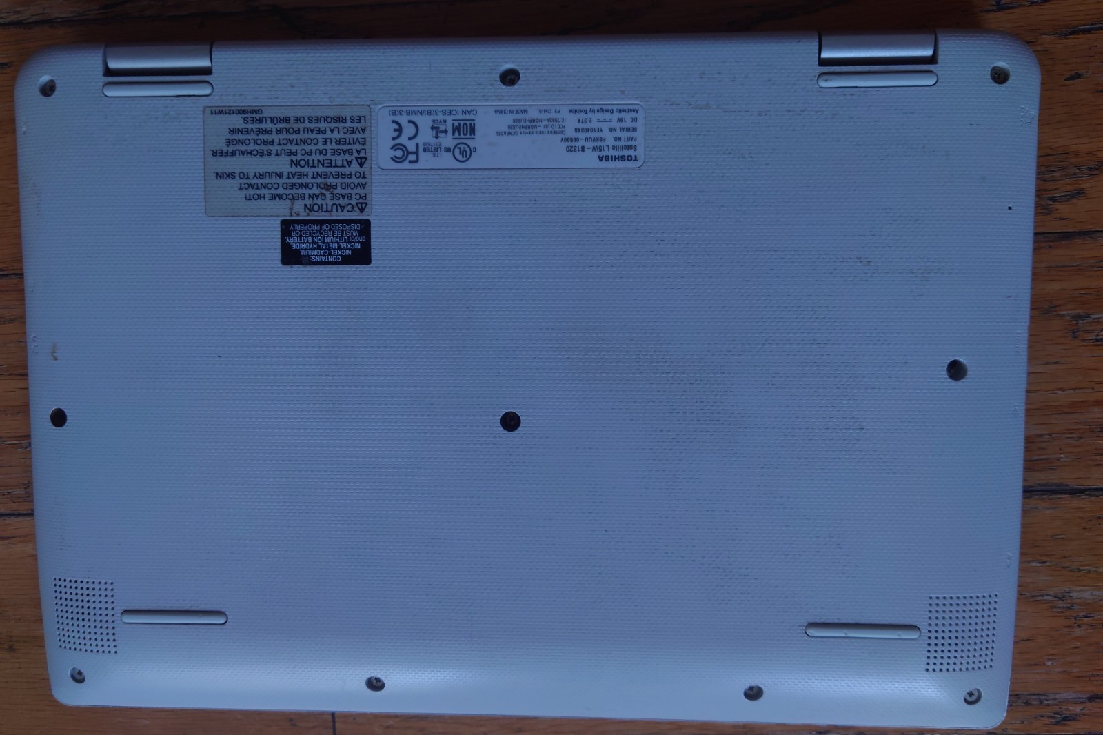 Toshiba Netbook Tablet L15W-B1320 exc cond, box papers Great Survivor suit child