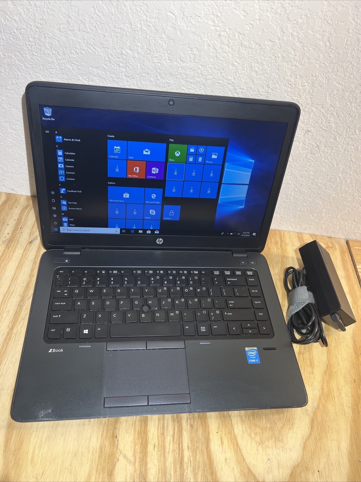 HP ZBook 14 G2 14″ i7-5500u @2.40ghz 16GB DDR3L 256GB SSD Windows 10 Pro