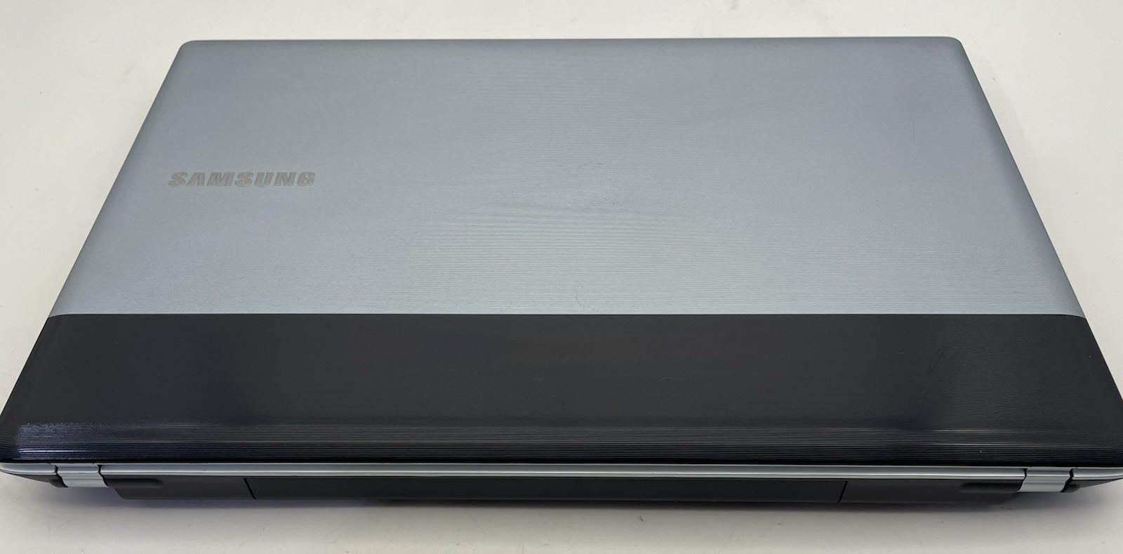 Samsung NP-RV515 Laptop 15.6″ AMD E-350 4GB 320GB Windows 7