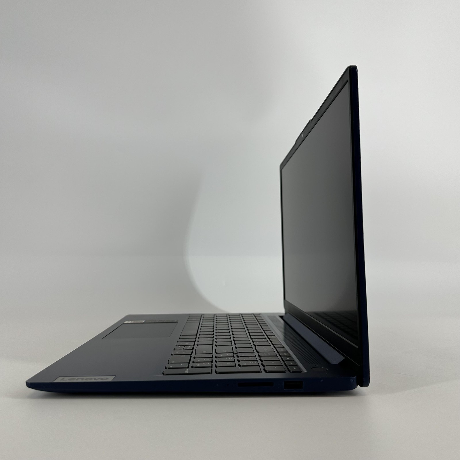 Lenovo IdeaPad Slim 3 15.6 FHD TOUCH 1.2 GHz i3-1315U 8GB 512GB SSD Good