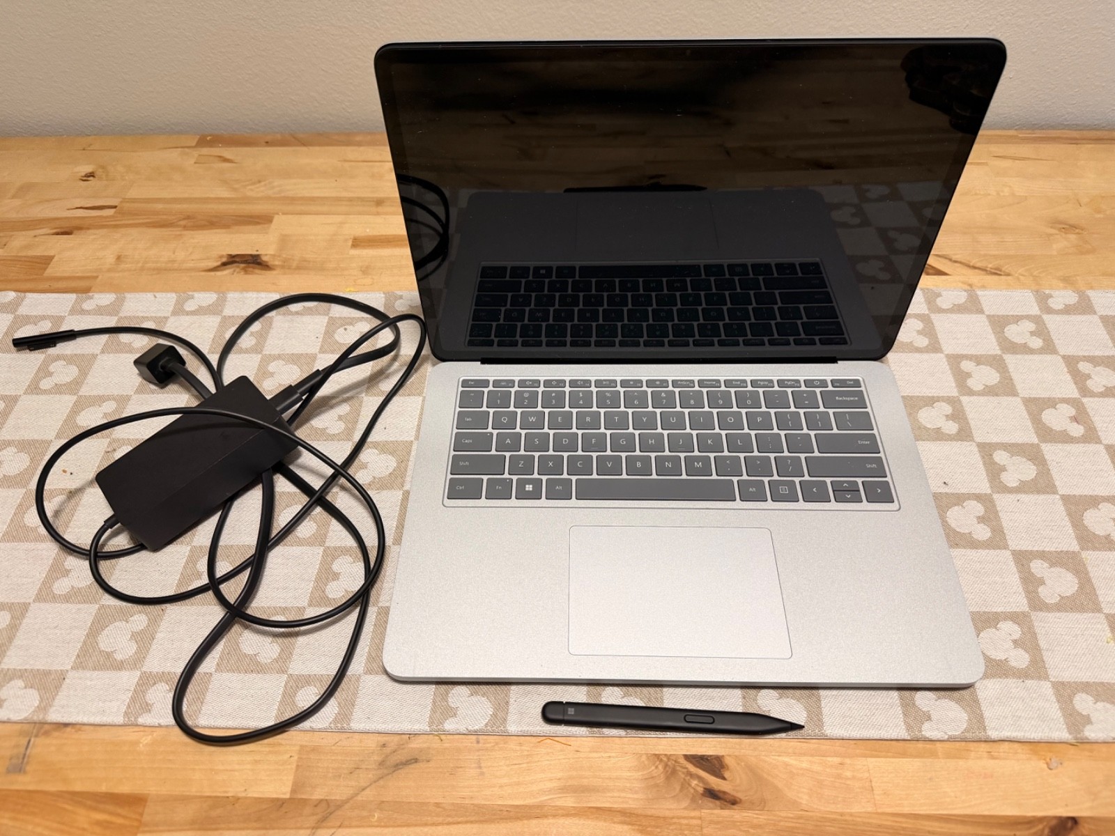 Microsoft Surface Laptop Studio 14.4″ Touch (1TB SSD, Intel Core i7 11th…