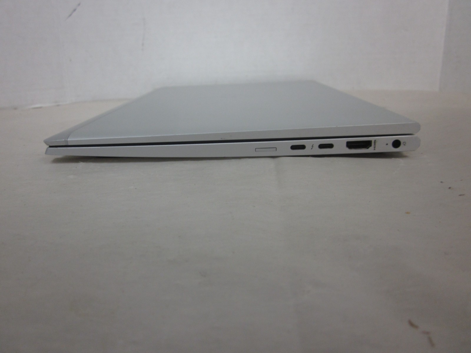 HP EliteBook 840 G8 i5 No RAM, NO OS, NO SSD, NO AC READ DISC.