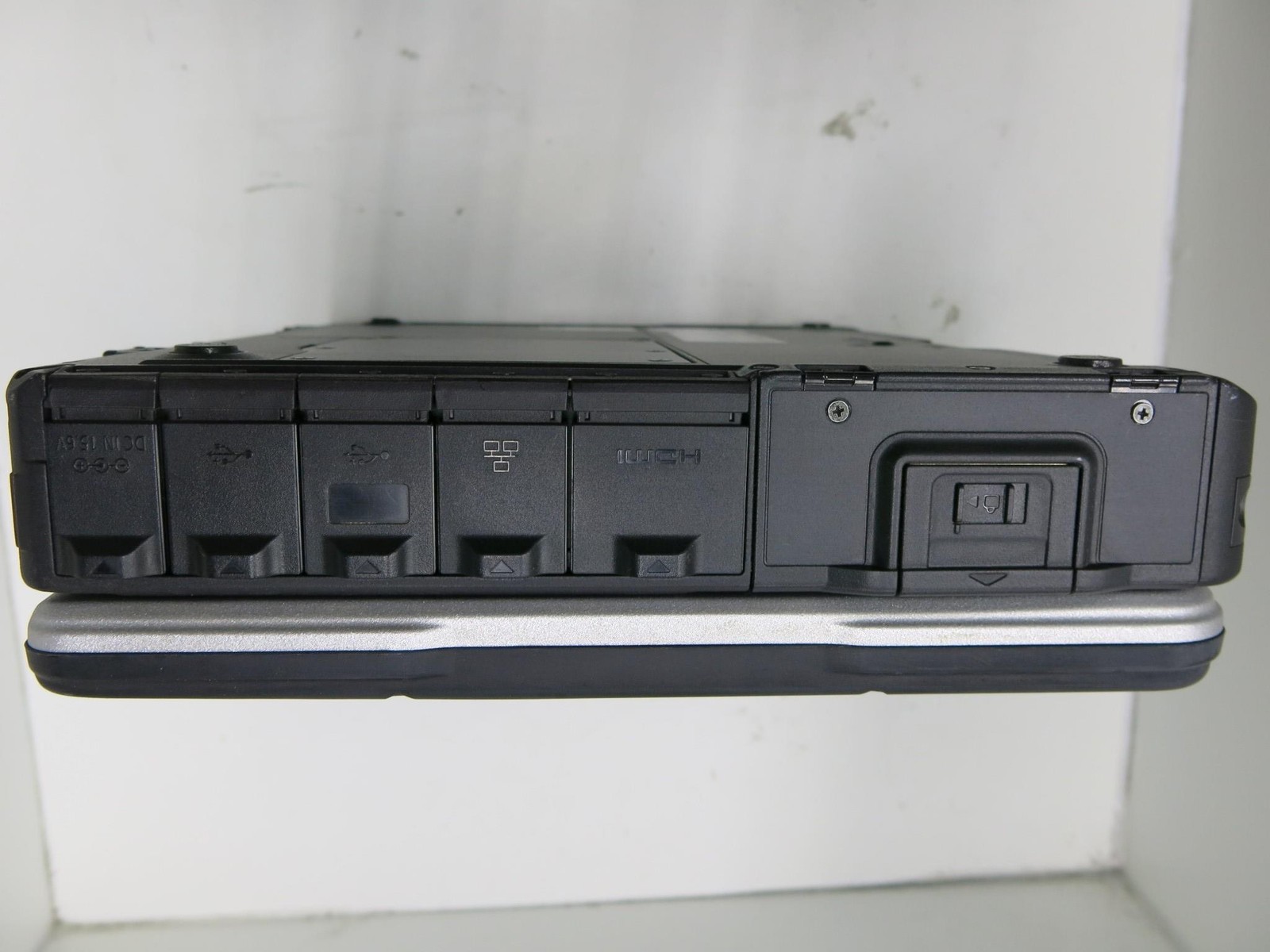 Panasonic Toughbook CF-31 MK1 | i5-520M 2.4GHz 4GB | Touch | Powers ON |