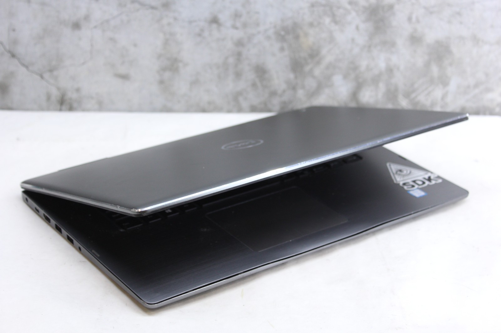 Dell Inspiron 7573 2-in-1 | No Battery or SSD, i5-8250U, 1080p Touch -AS IS READ