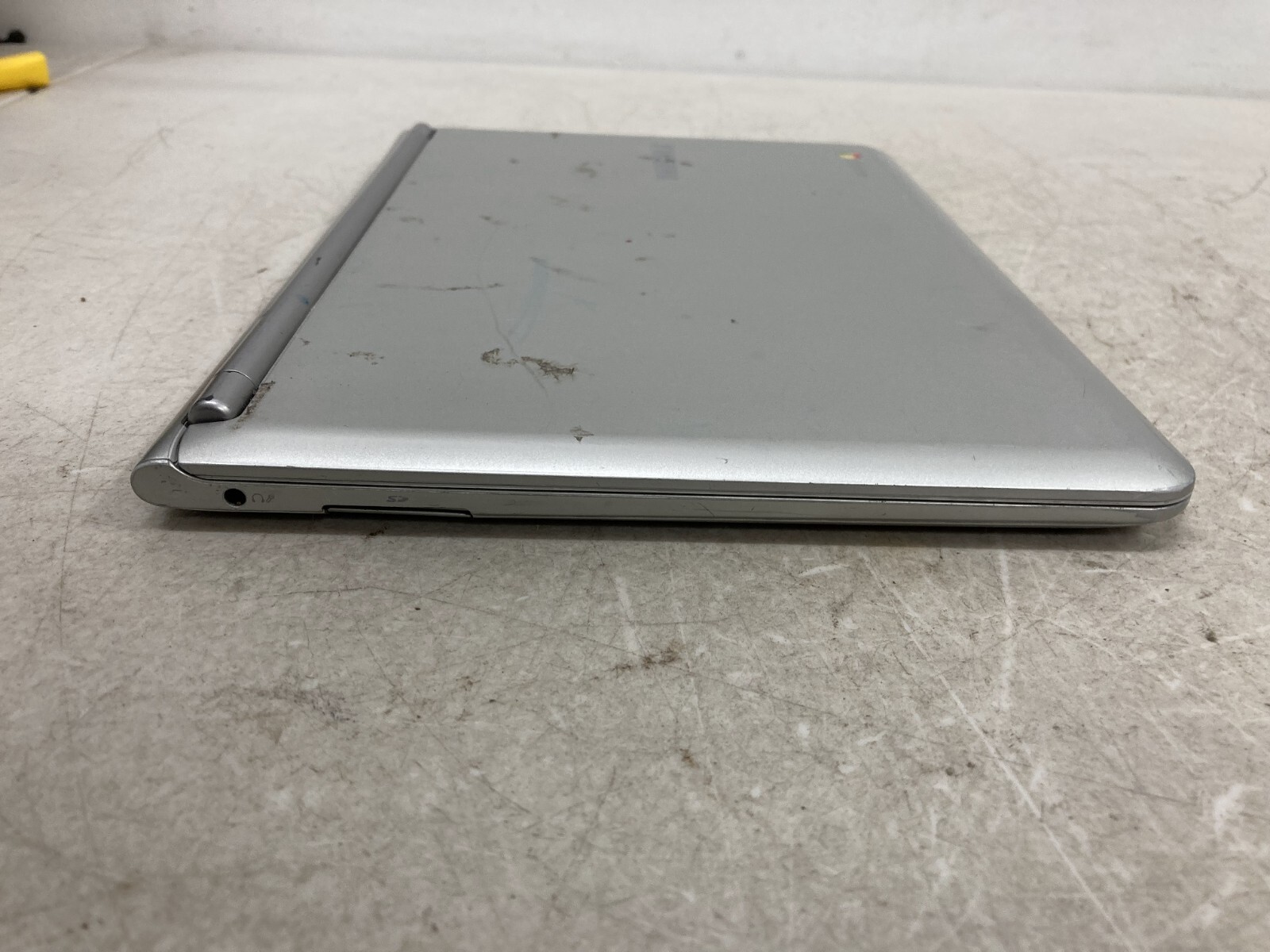 Samsung XE303 C12 Chromebook 11.6 Untested