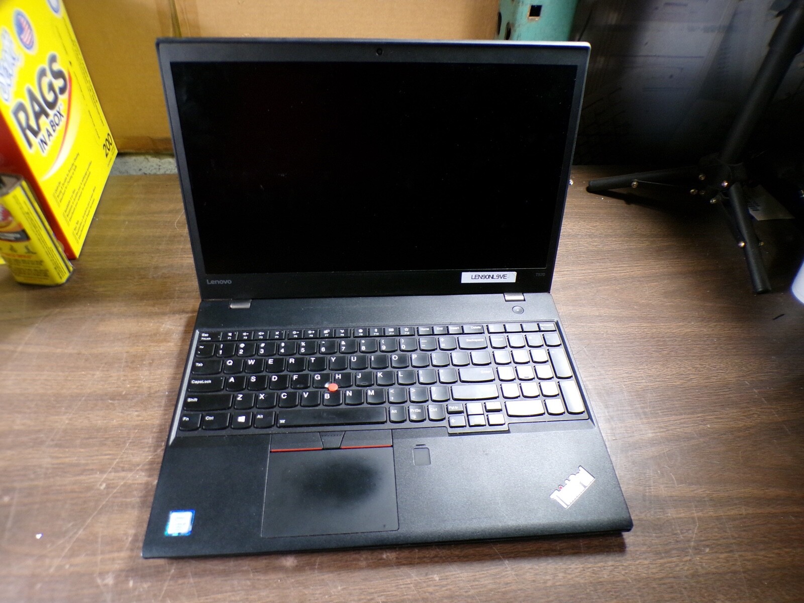 THINKPAD LENOVO T570 INTEL CORE i5-6300U 2.40GHZ 4GB RAM **NO HD/ NO CADDIE