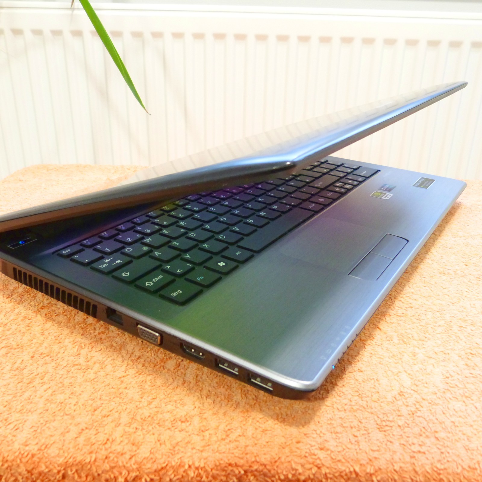 Medion P6816 DOLBY Business 15″ l 12GB RAM NEW l SSD Windows 10 HDMI USB3