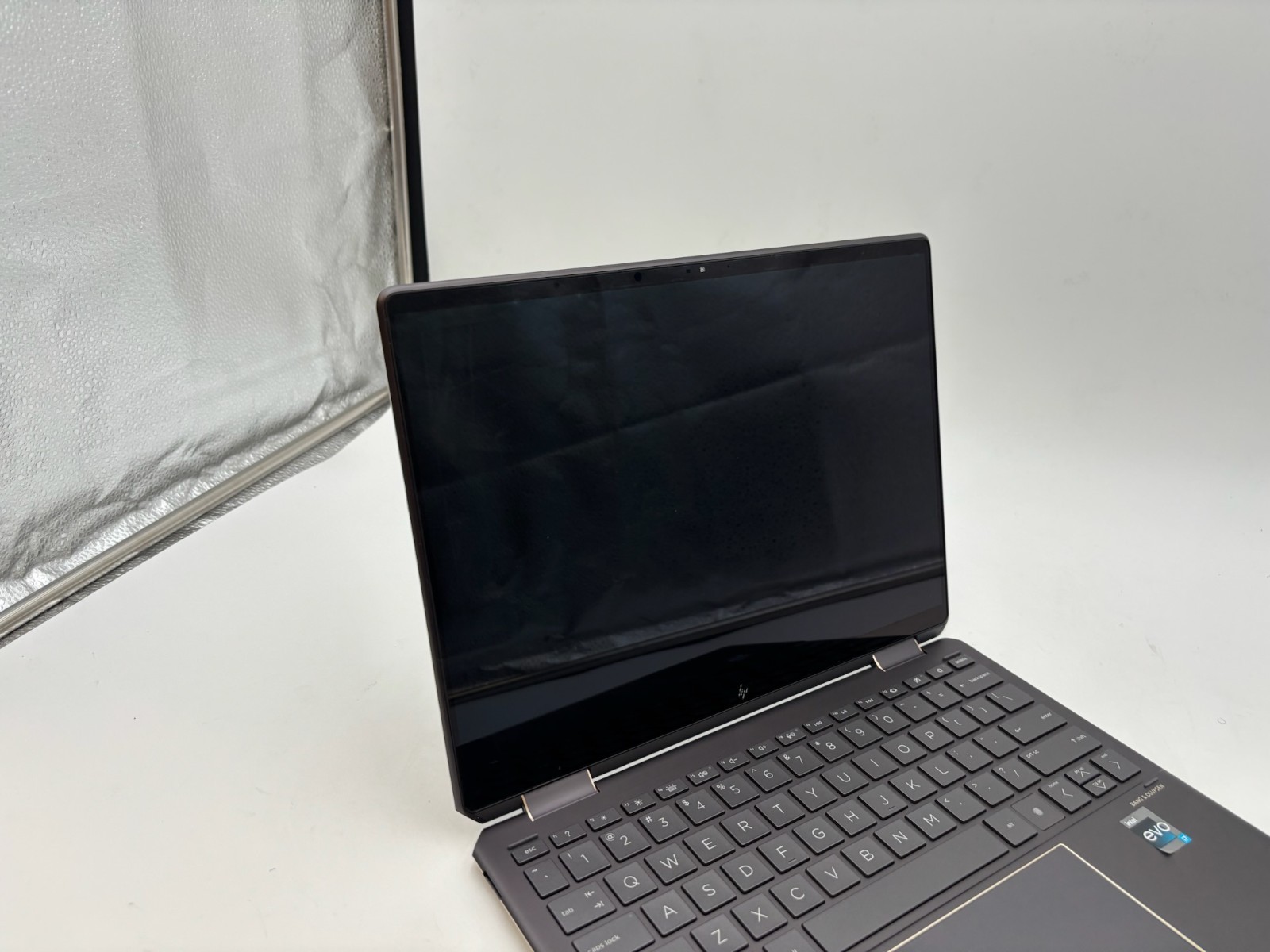 HP Spectre x360 2-in-1 14-ef2013dx 13.5″ 512 GB SSD 16 GB RAM i7-1355U