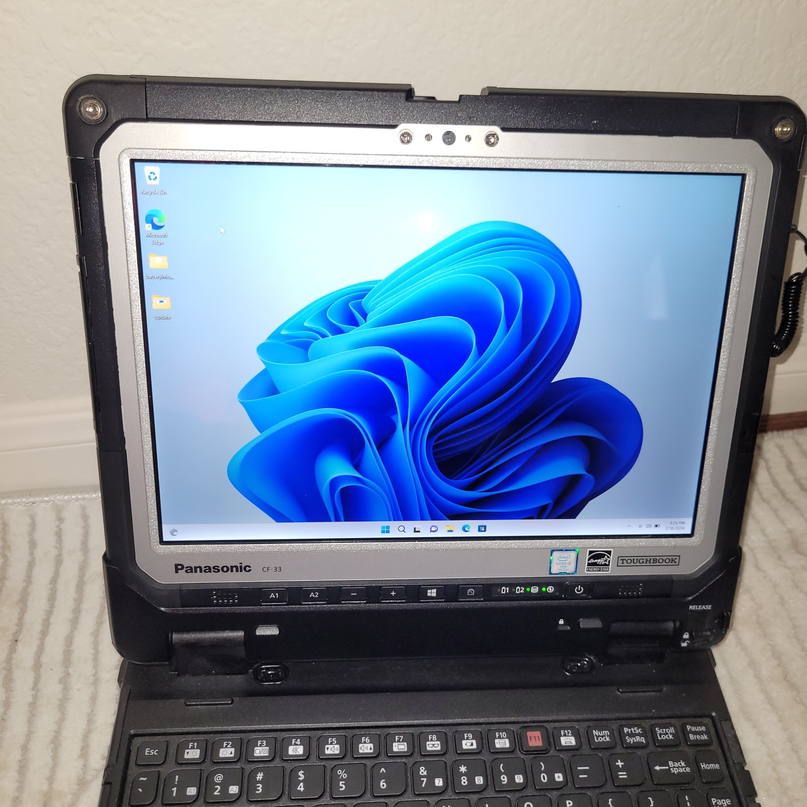 Panasonic ToughBook CF-33 i5-7300U 2.6Ghz 512GB SSD 16GB LTE Win 11 Pro/Win 10