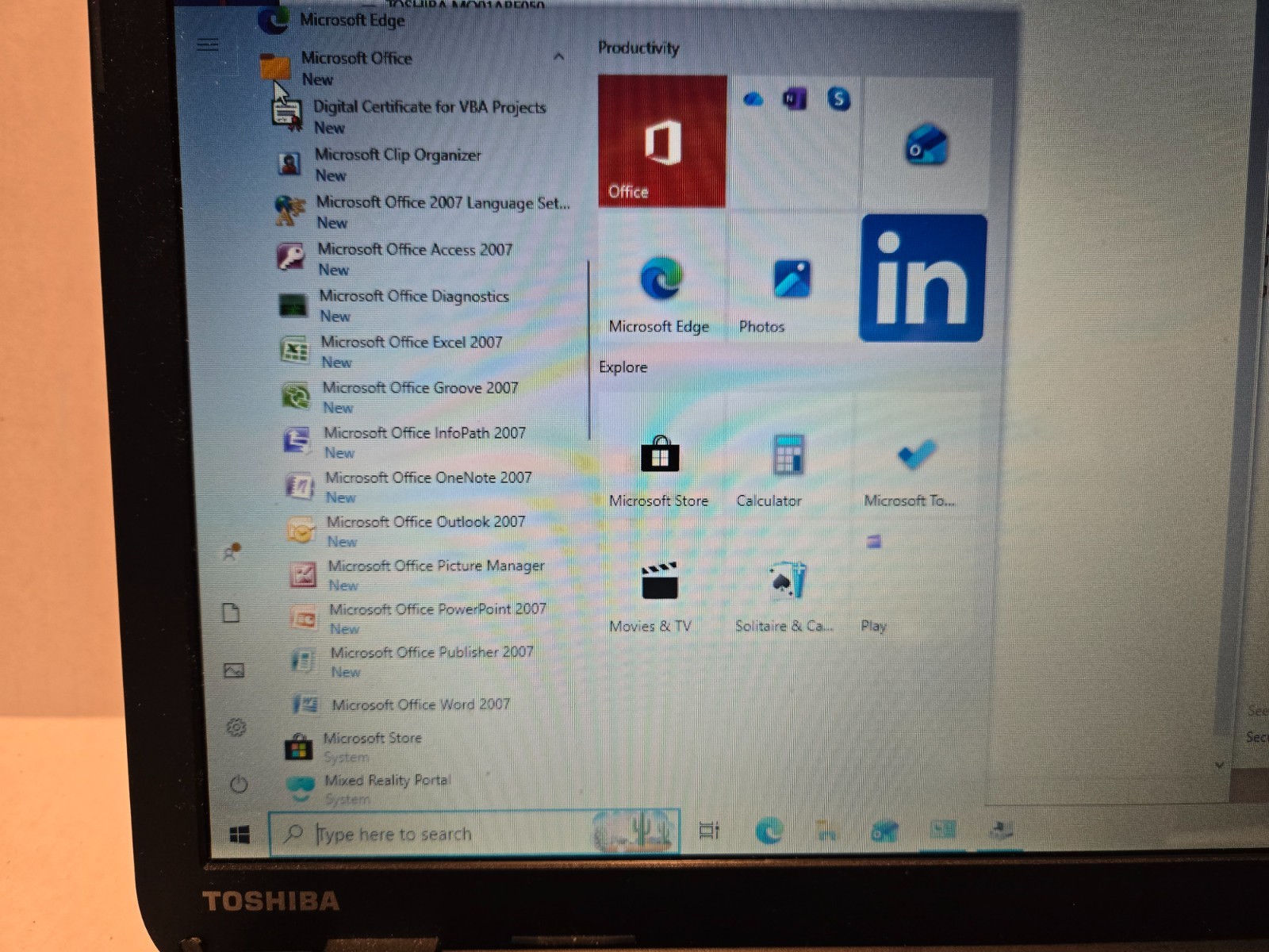 Toshiba Satellite C75D 17.3″ Laptop AMD A4-6210 4GB 500GB Win-10 DVD-RW Web-Cam
