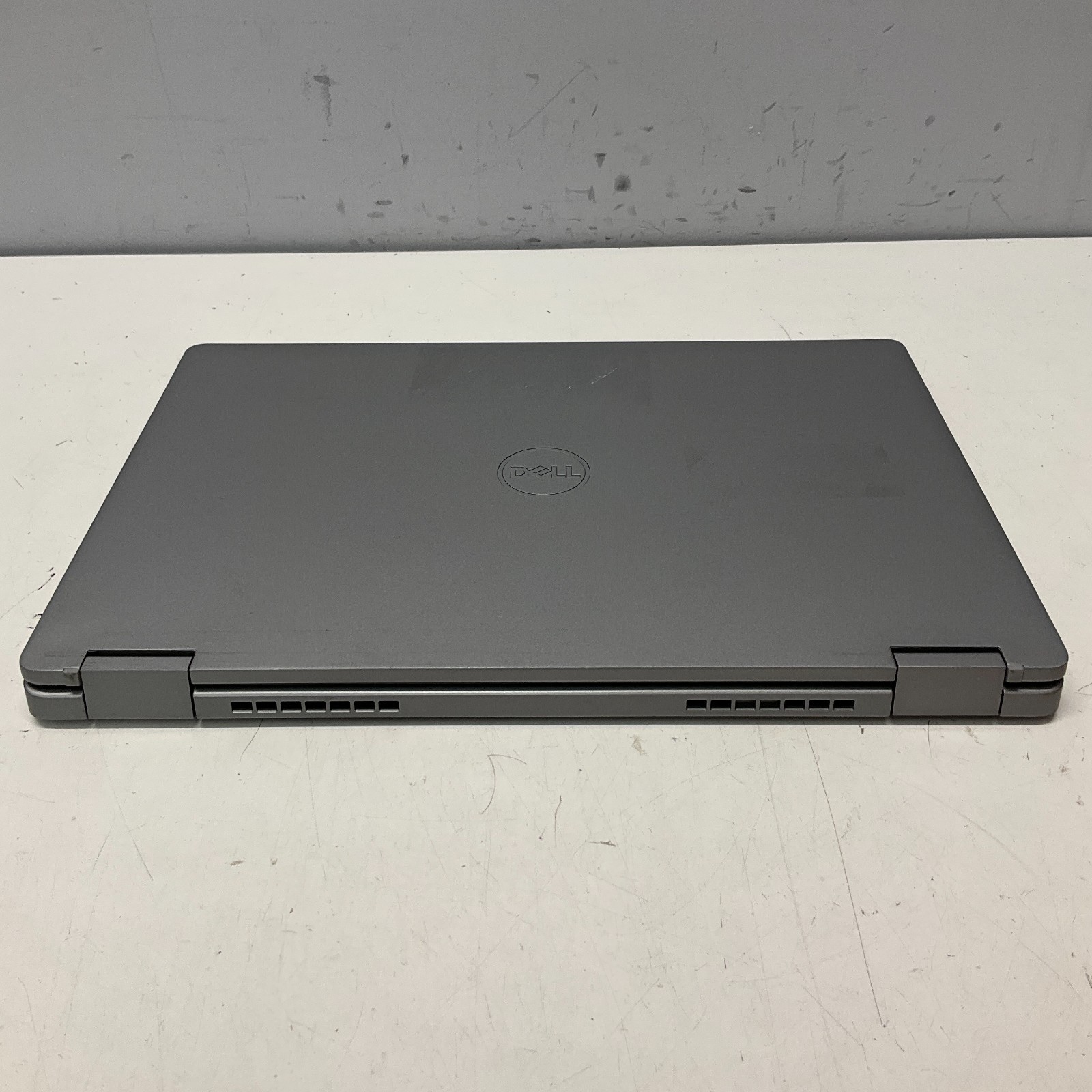 Dell Latitude 3310 2-in-1 Intel i5-8265U 1.60GHz 4GB RAM 256GB SSD Win 11 READ