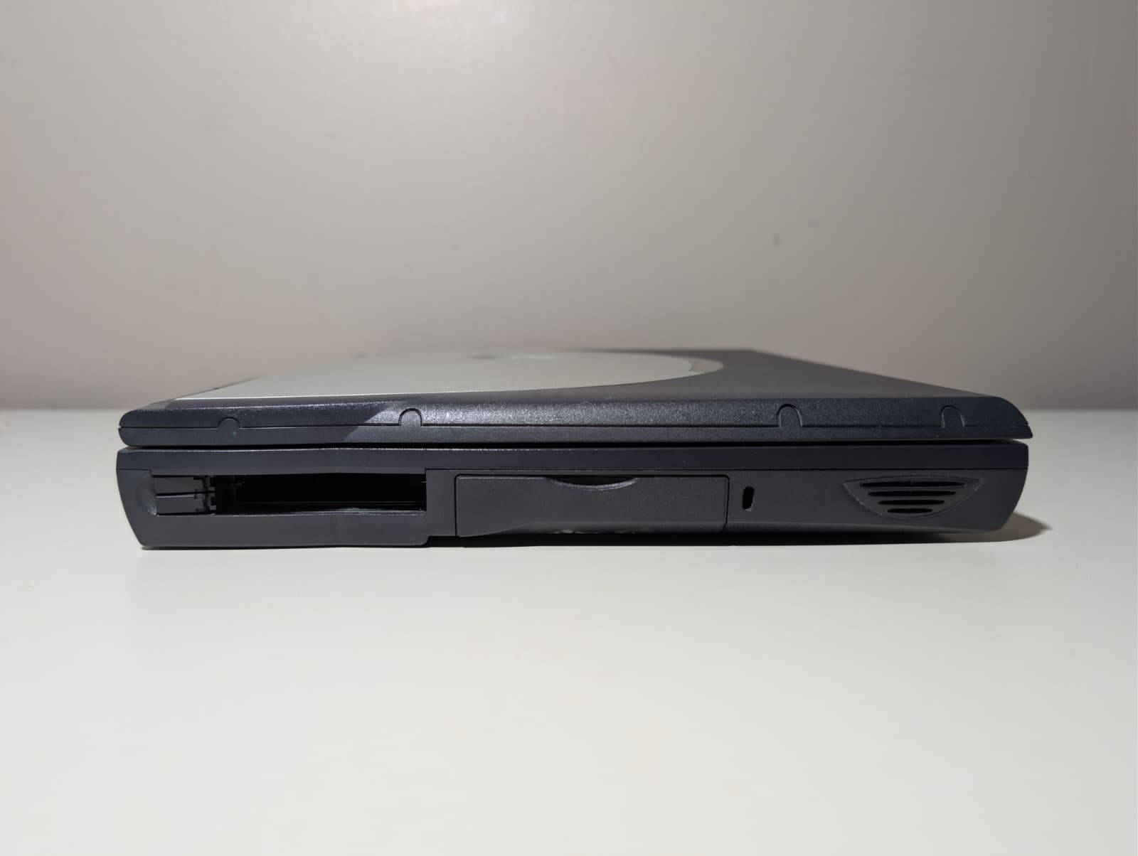 Read! Dell Inspiron 4150 | Intel Pentium IV 768MB RAM NO HDD | Locked Bios | DVD