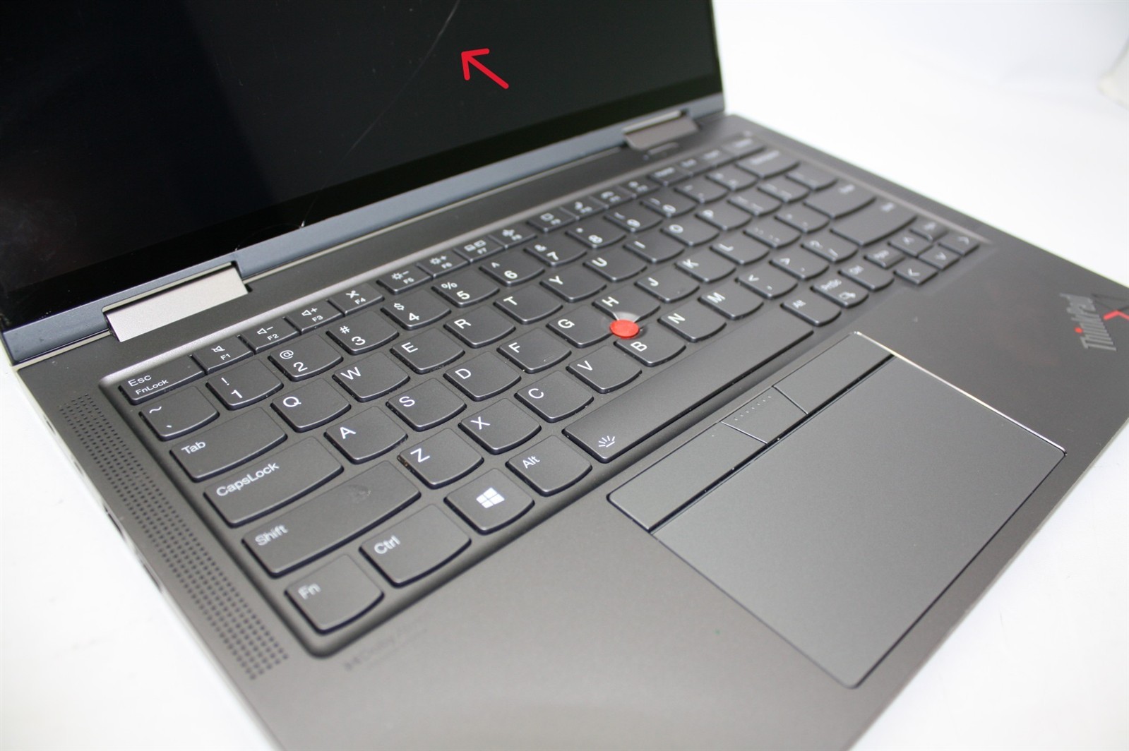 14″Lenovo ThinkPad X1 Gen 6 i5-1135G7 2.40GHz RAM 8GB NVMe 256GB/Screen issue