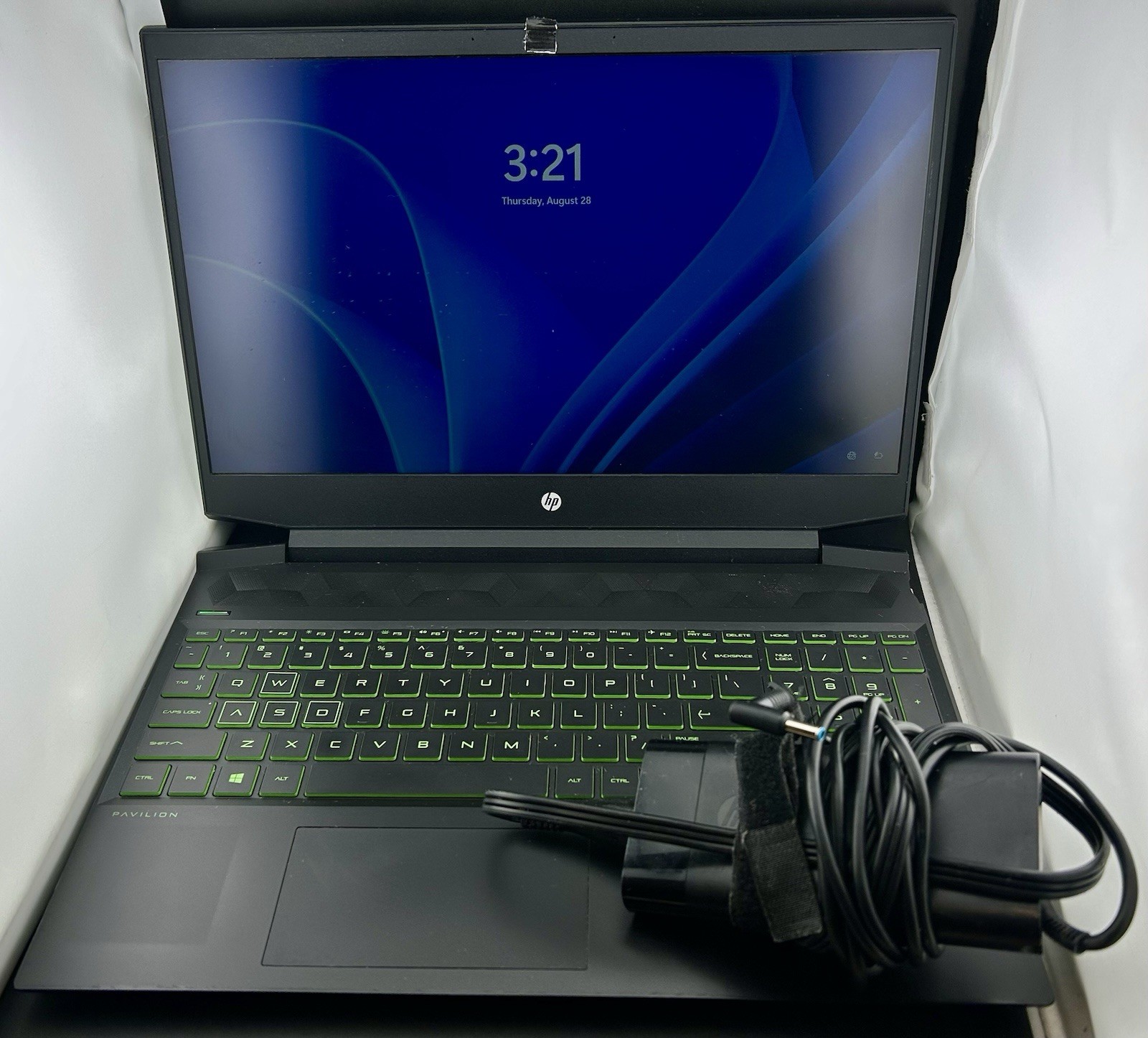 HP Pavilion Gaming Laptop 15 ec0xxx AMD Ryzen 3550H Radeon Vega 128GB (read)