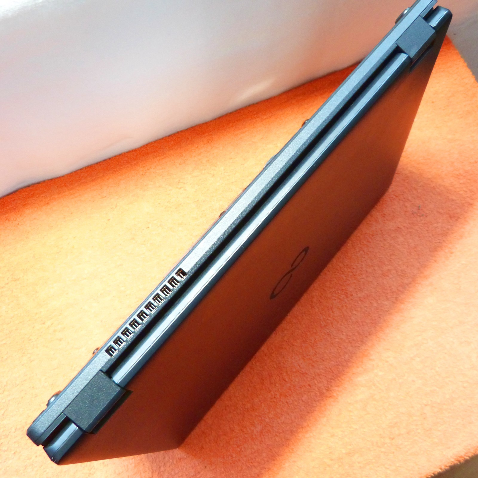 XXL LOT Fujitsu E548 14″ FULLHD l SSD Windows 11 PRO l HDMI USBC Netbook