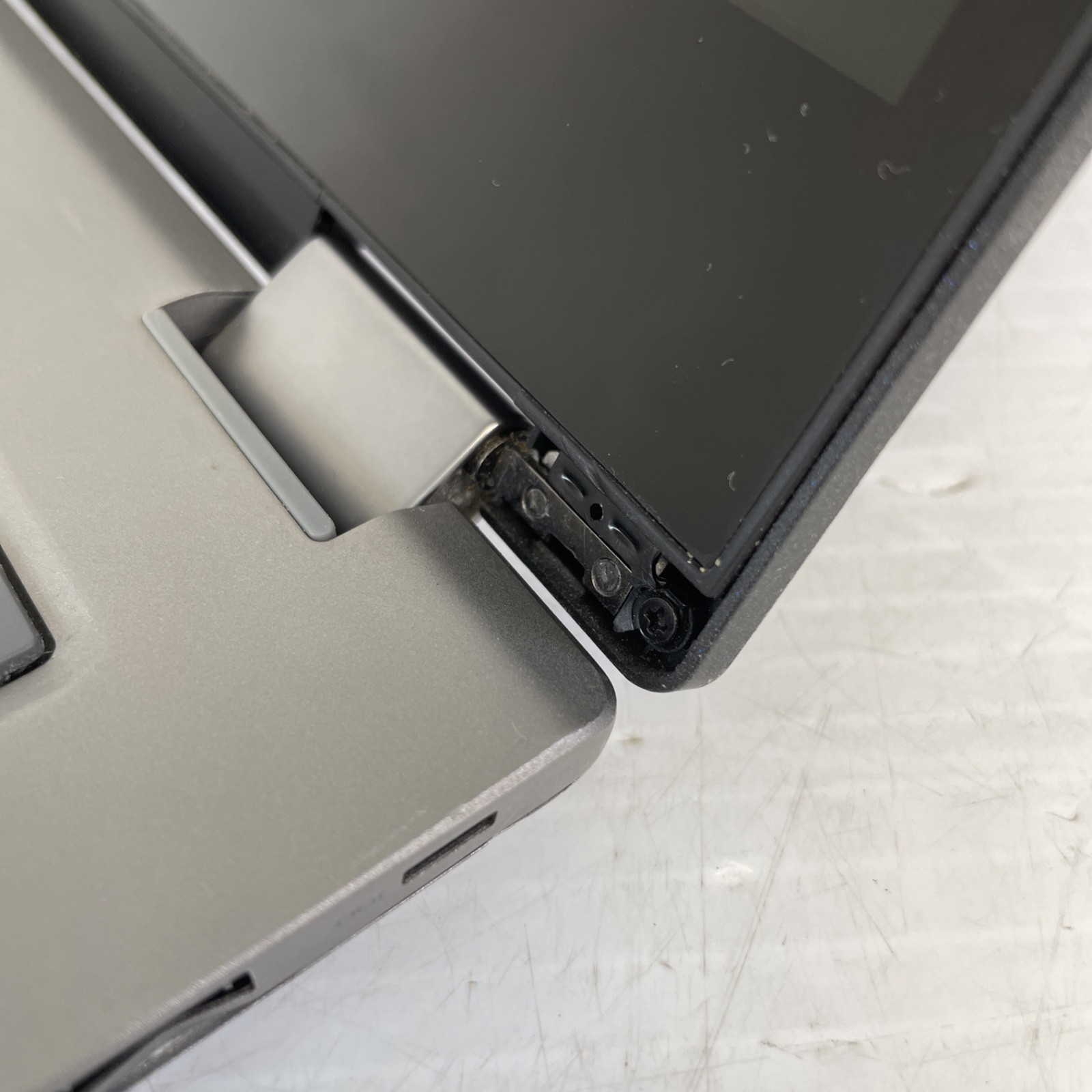 Lenovo IdeaPad Flex 14 2-in-1 Intel Pentium 4415U 2.3GHz 8GB RAM 500GB HDD Win10